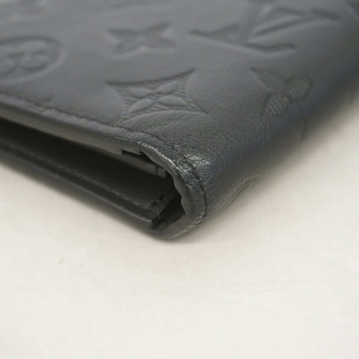 Louis Vuitton Black Long Wallet (Bi-Fold) (Pre-Owned)