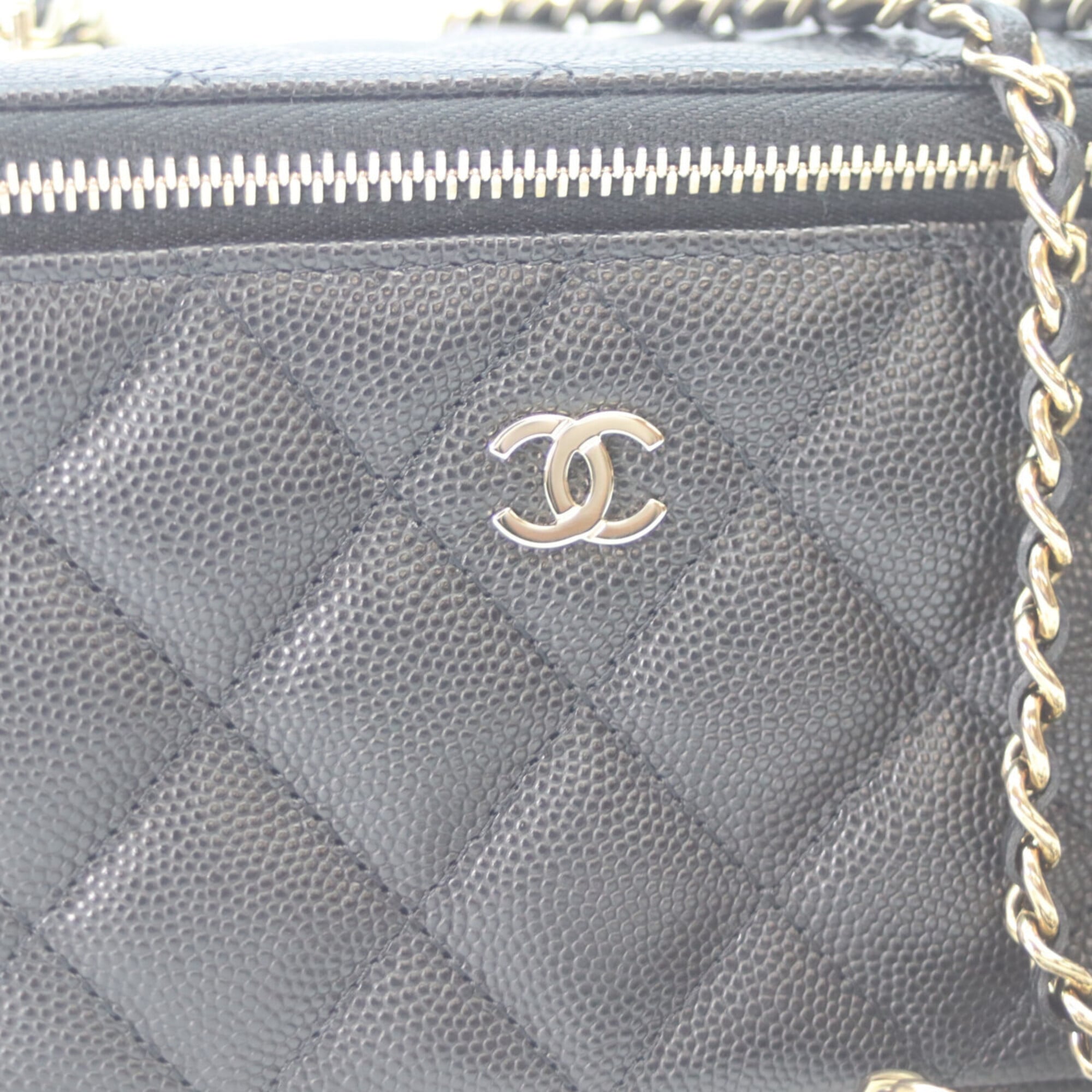 Chanel Black Grained Calfskin Shoulder Bag (Pre-Owned)