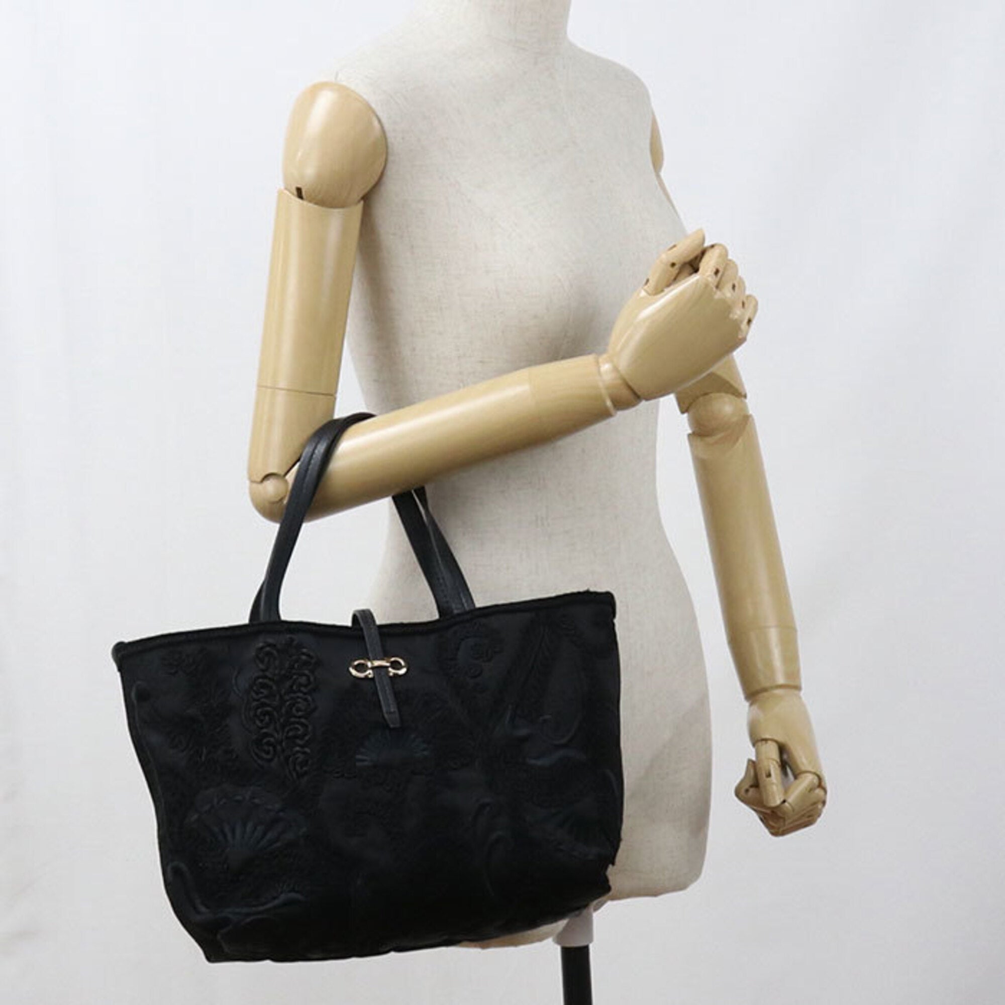 Salvatore Ferragamo Black Nylon Tote Bag (Pre-Owned)