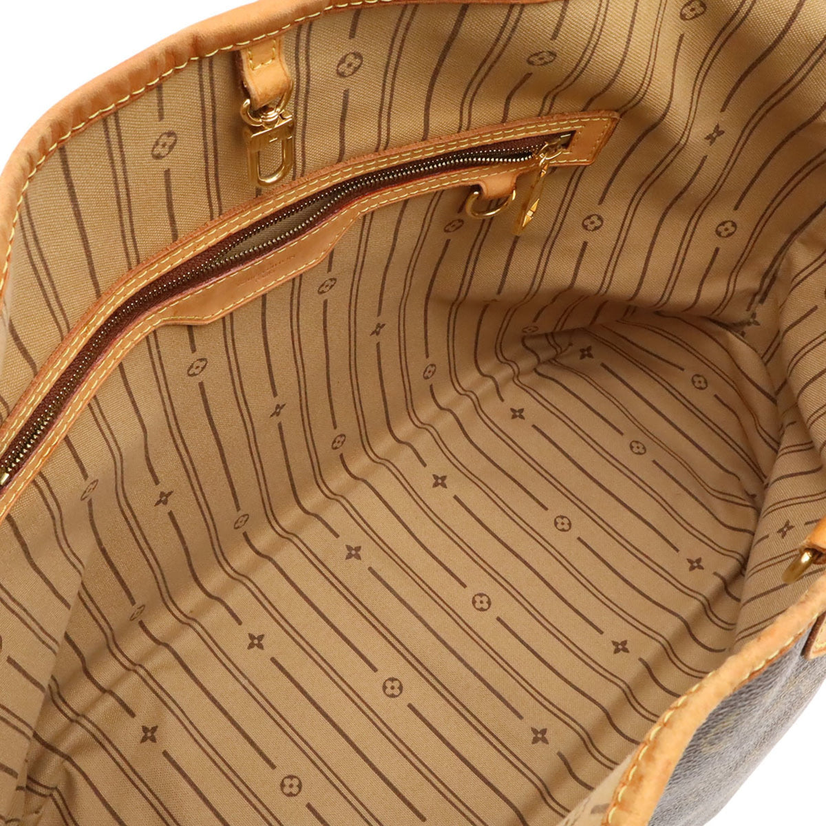 Louis Vuitton Brown Monogram Monogram Shoulder Bag (Pre-Owned)