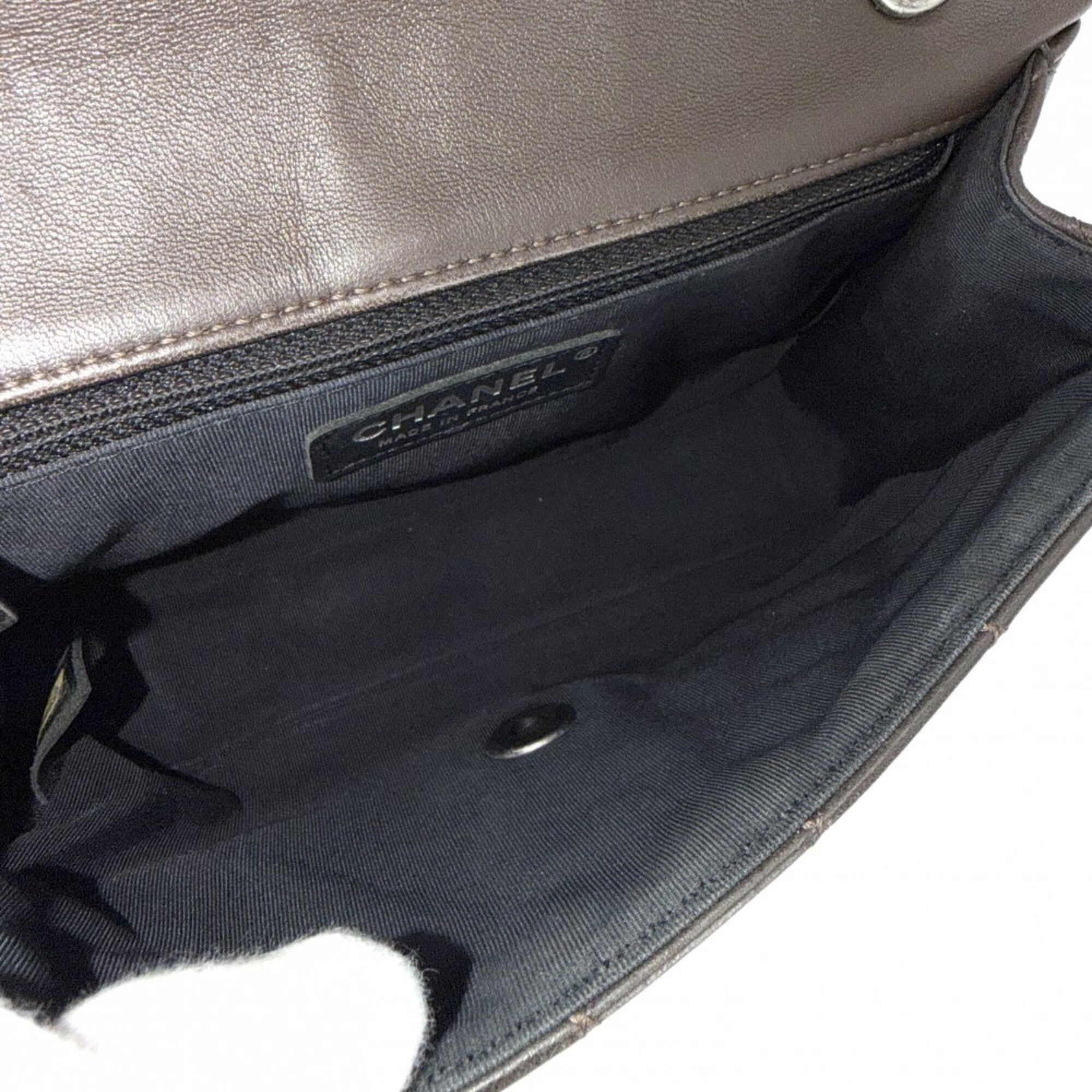 Chanel Black Brown White Leather Shoulder Bag (Pre-Owned)