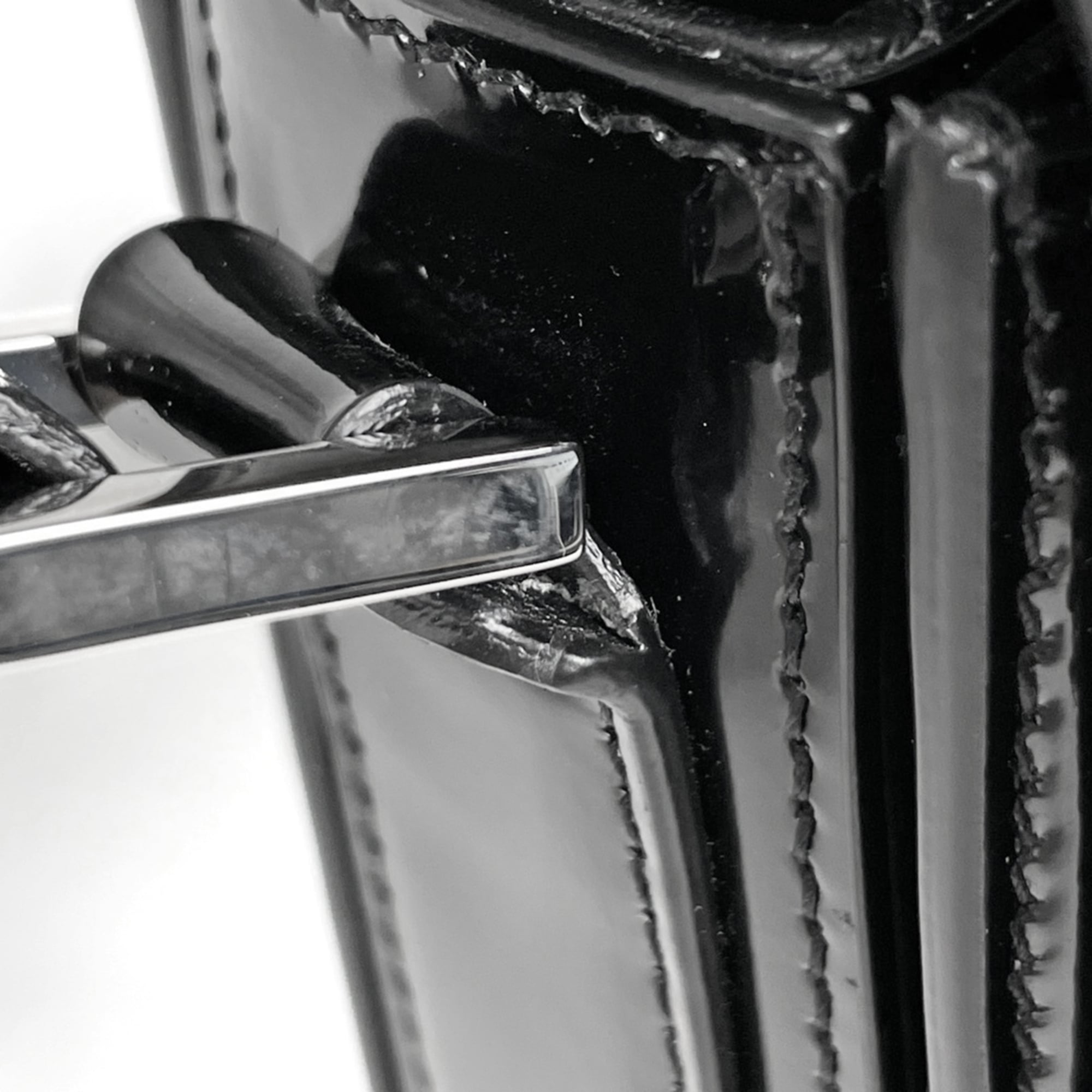 Saint Laurent Black Patent Leather Shoulder Bag (Pre-Owned)