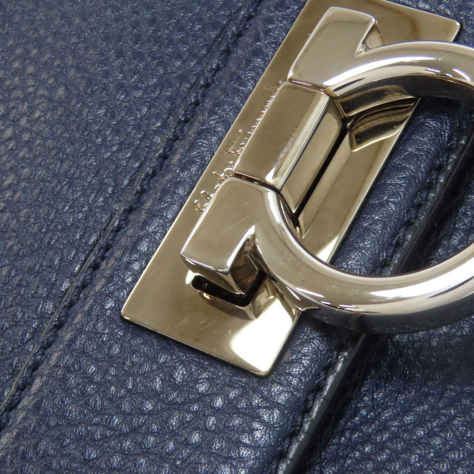 Salvatore Ferragamo Navy Leather Handbag (Pre-Owned)