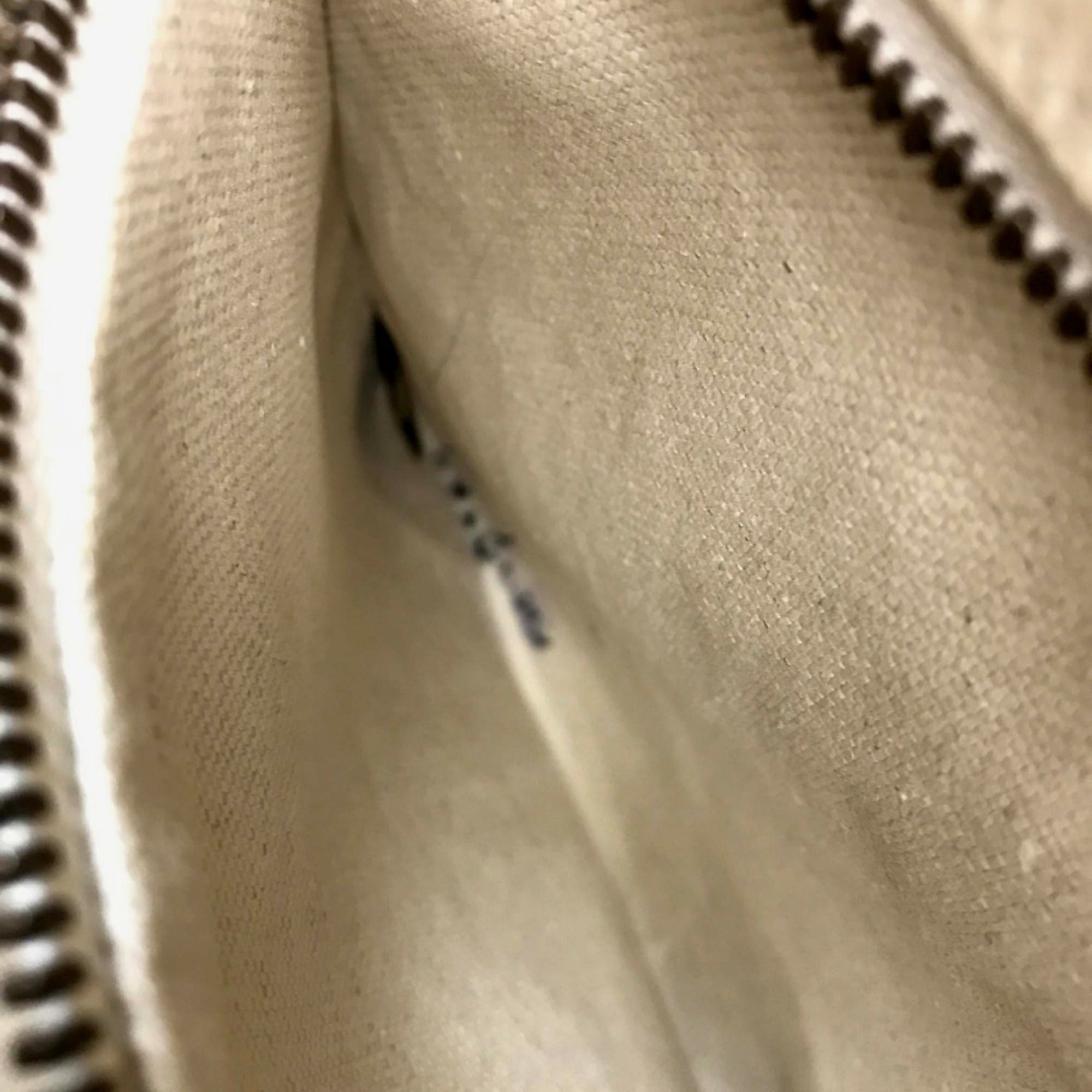 Gucci White Leather Shoulder Bag (Pre-Owned)