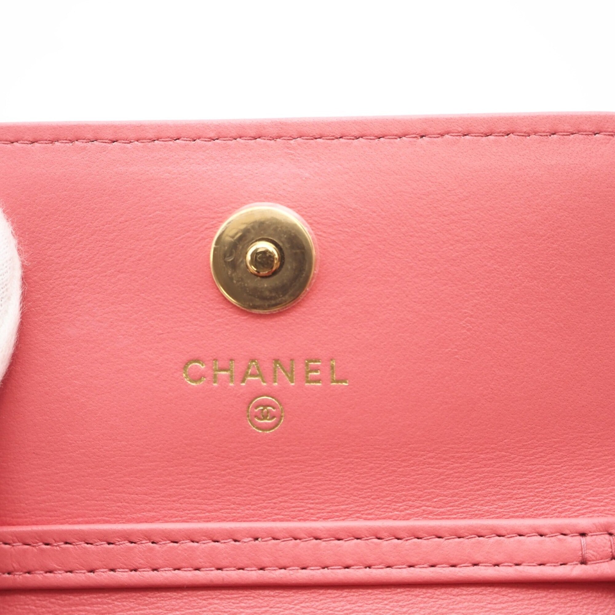 Chanel Matelasse Pink Leather Shoulder Bag (Pre-Owned)
