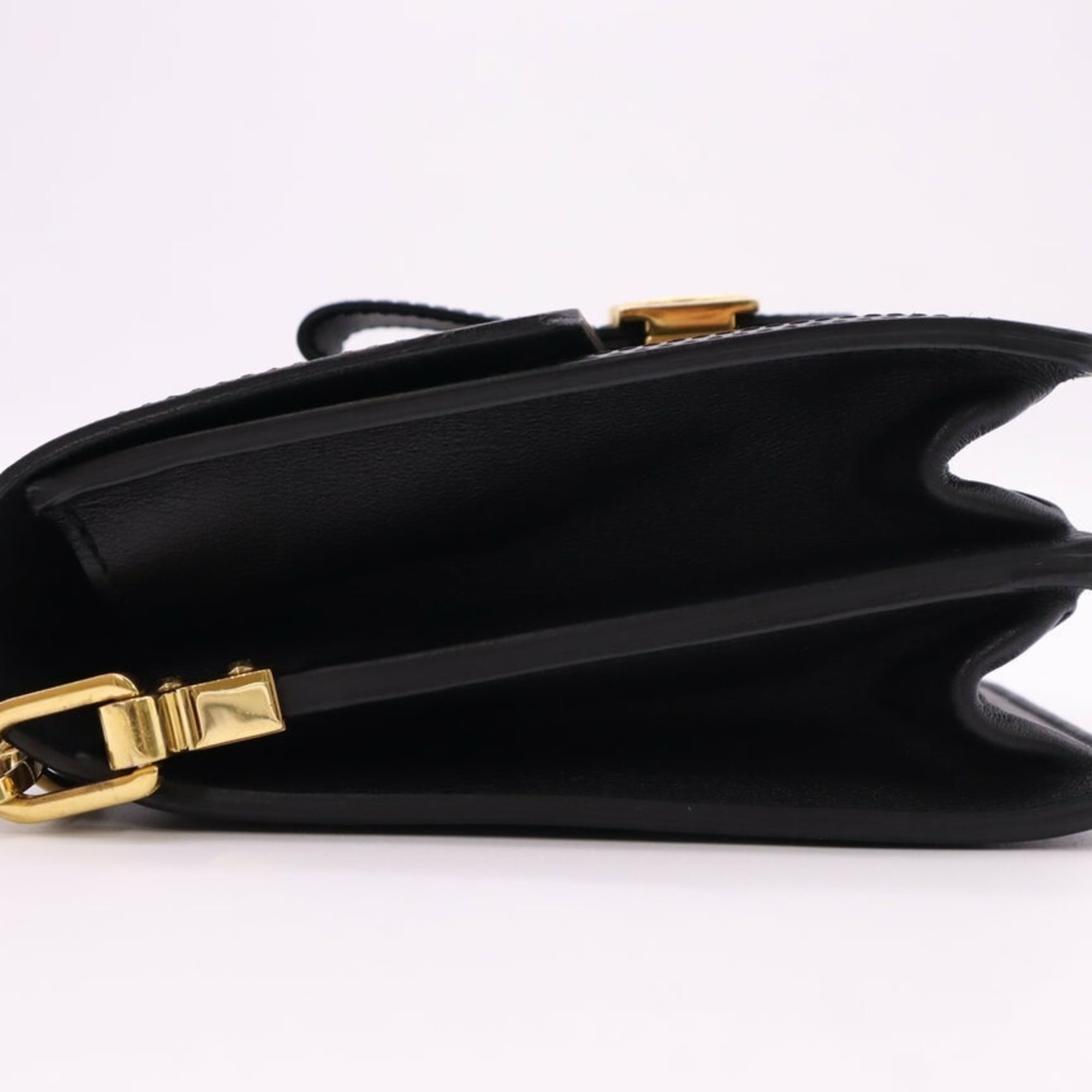 Louis Vuitton Black Leather Shoulder Bag (Pre-Owned)