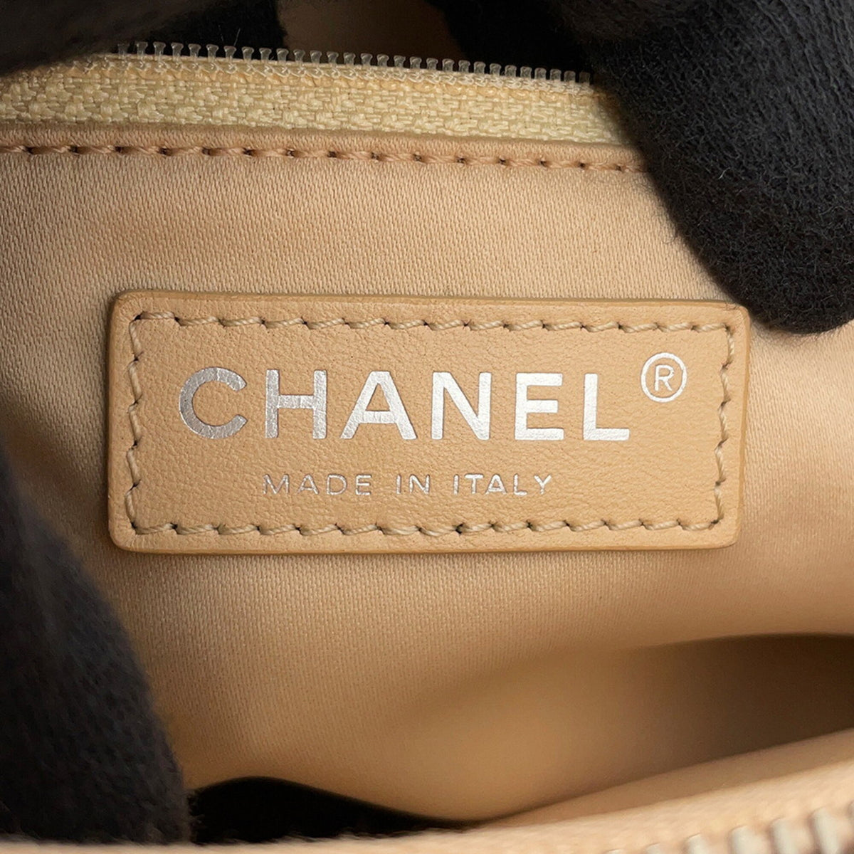 Chanel Matelasse Beige Grained Calfskin Handbag Shoulder Bag (Pre-Owned)