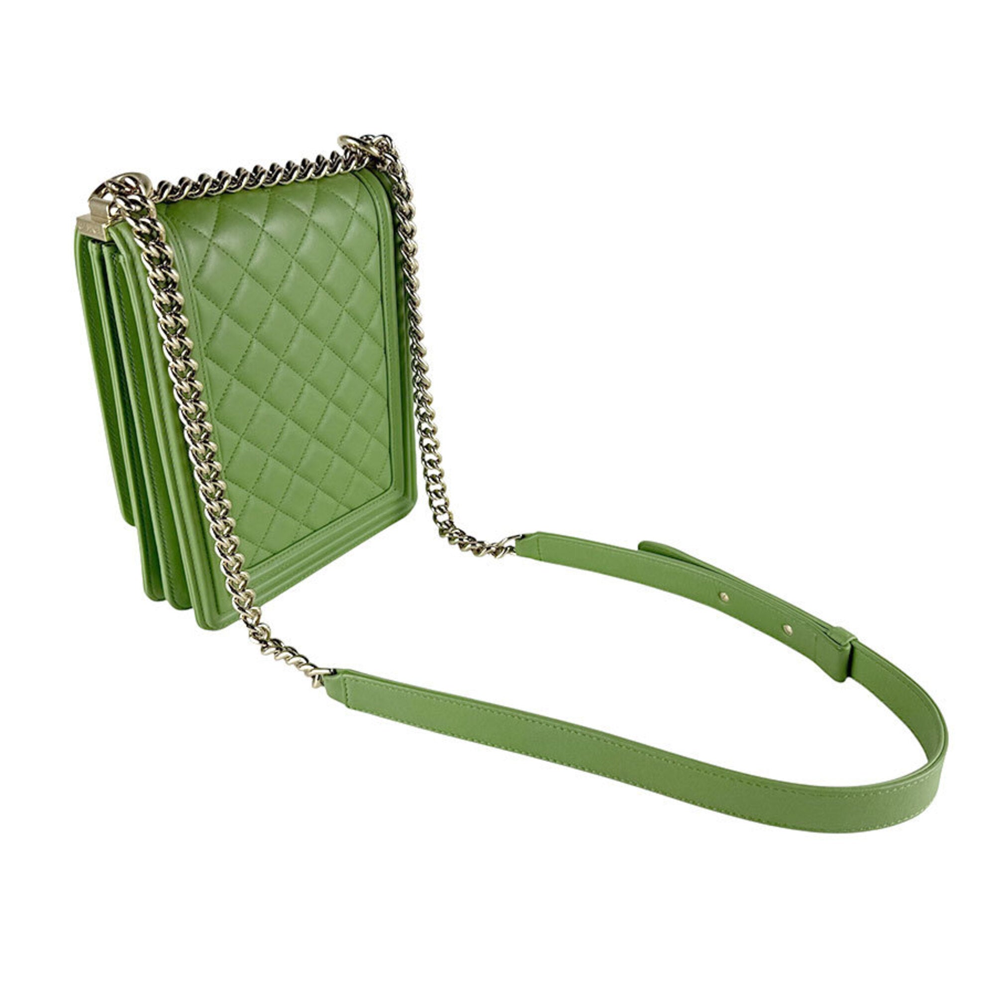 Chanel Green Leather Shoulder Bag (Pre-Owned)