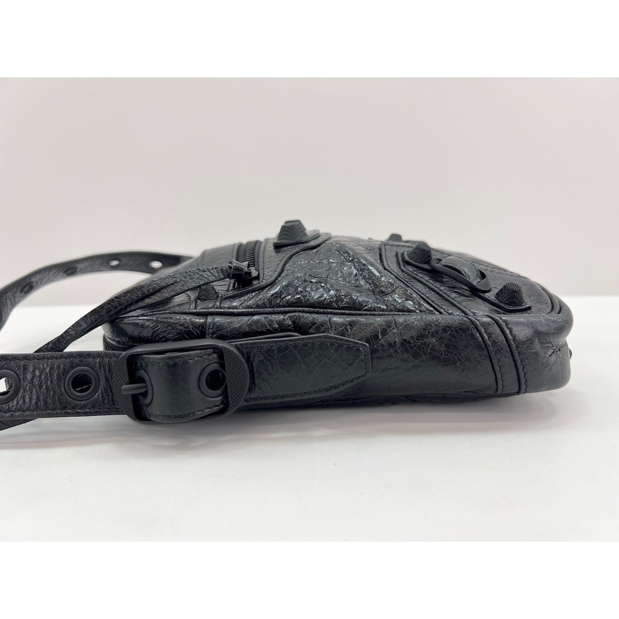Balenciaga Black Shoulder Bag (Pre-Owned)
