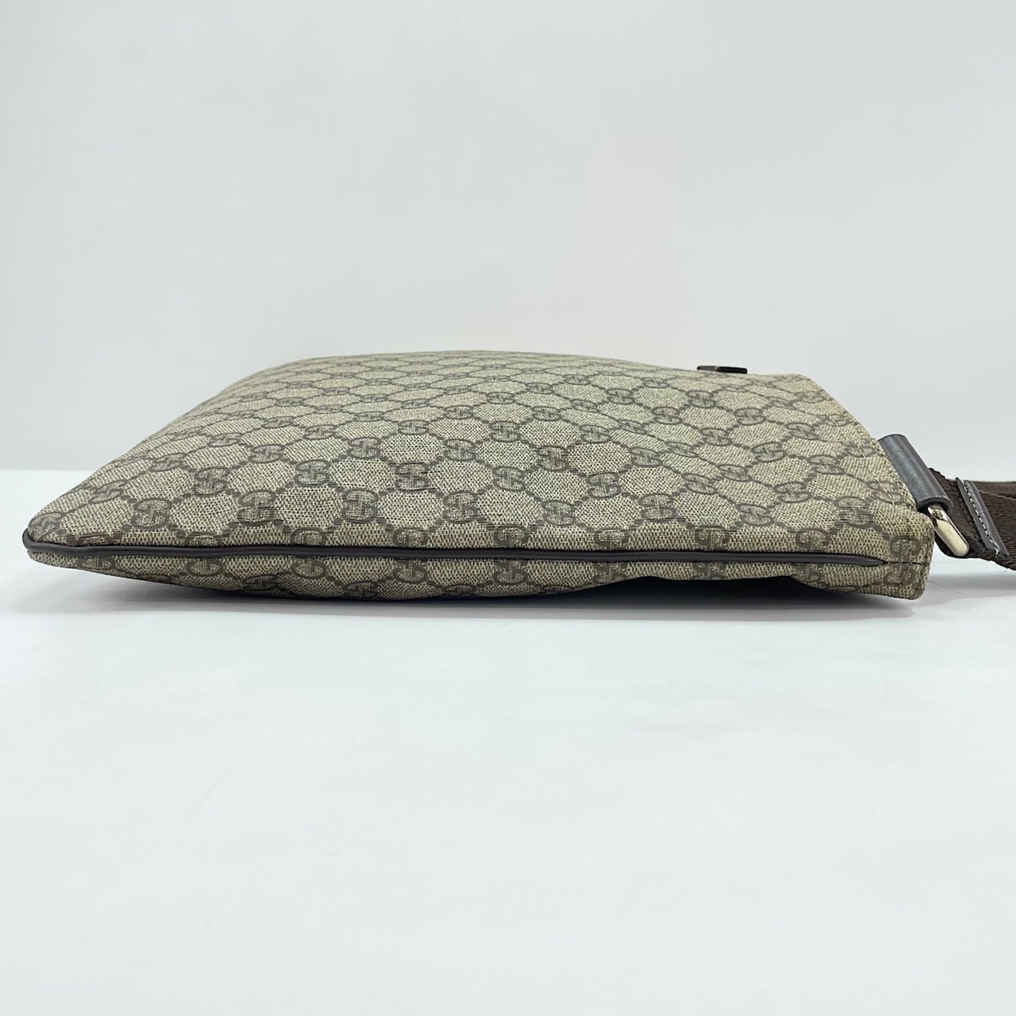 Gucci Beige Shoulder Bag (Pre-Owned)