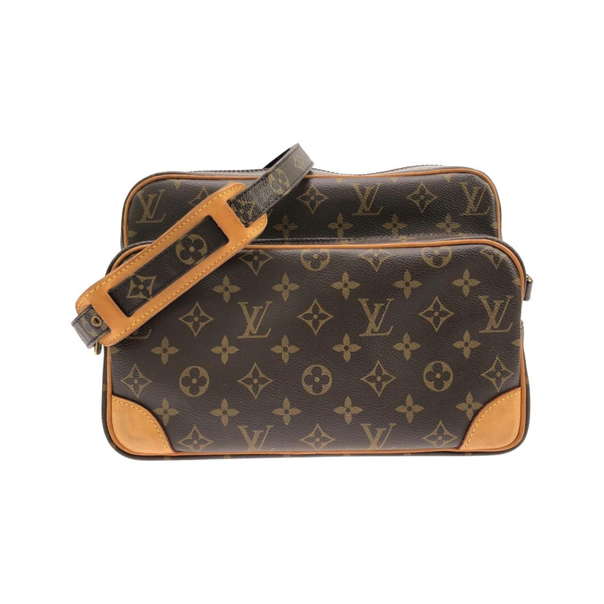 Louis Vuitton Marron Coated Canvas Shoulder Bag (Pre-Owned)