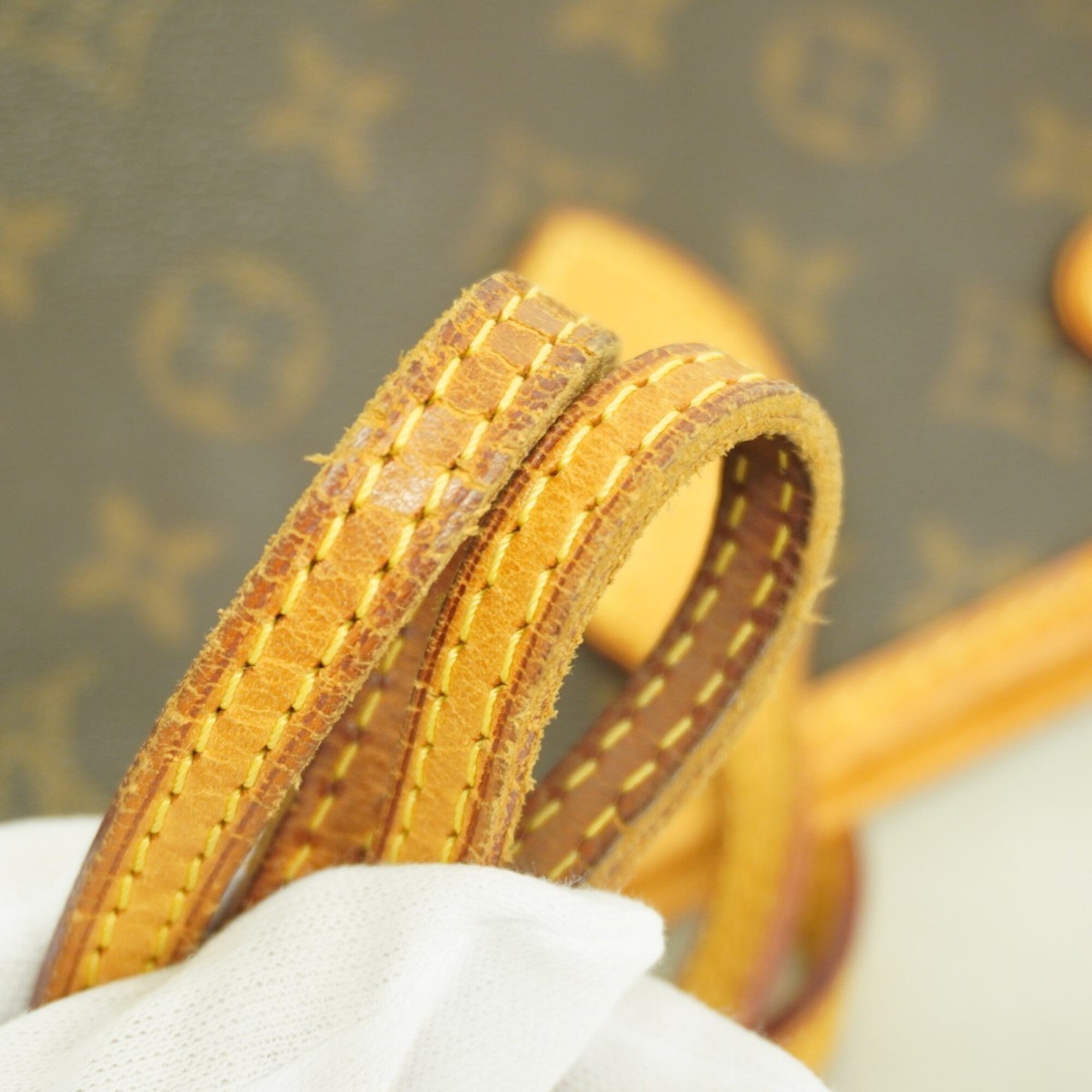Louis Vuitton Brown Tote Bag (Pre-Owned)