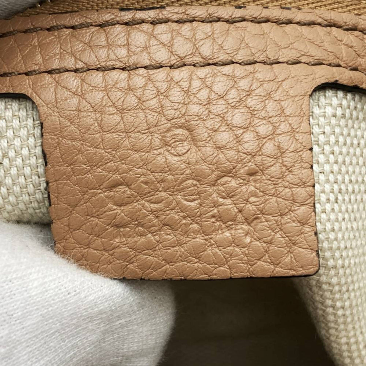 Gucci Soho Beige Leather Shoulder Bag (Pre-Owned)
