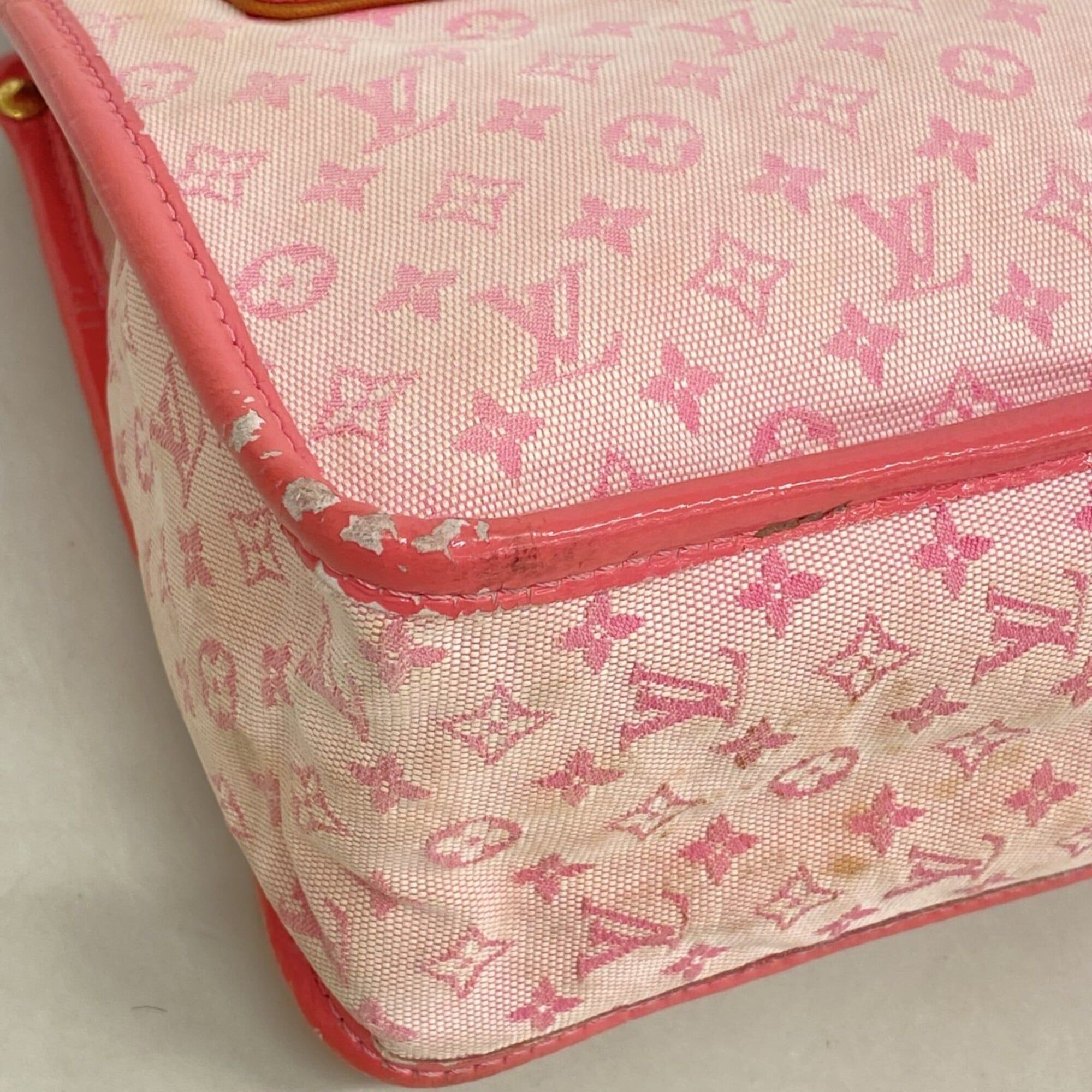 Louis Vuitton Strawberry Handbag (Pre-Owned)