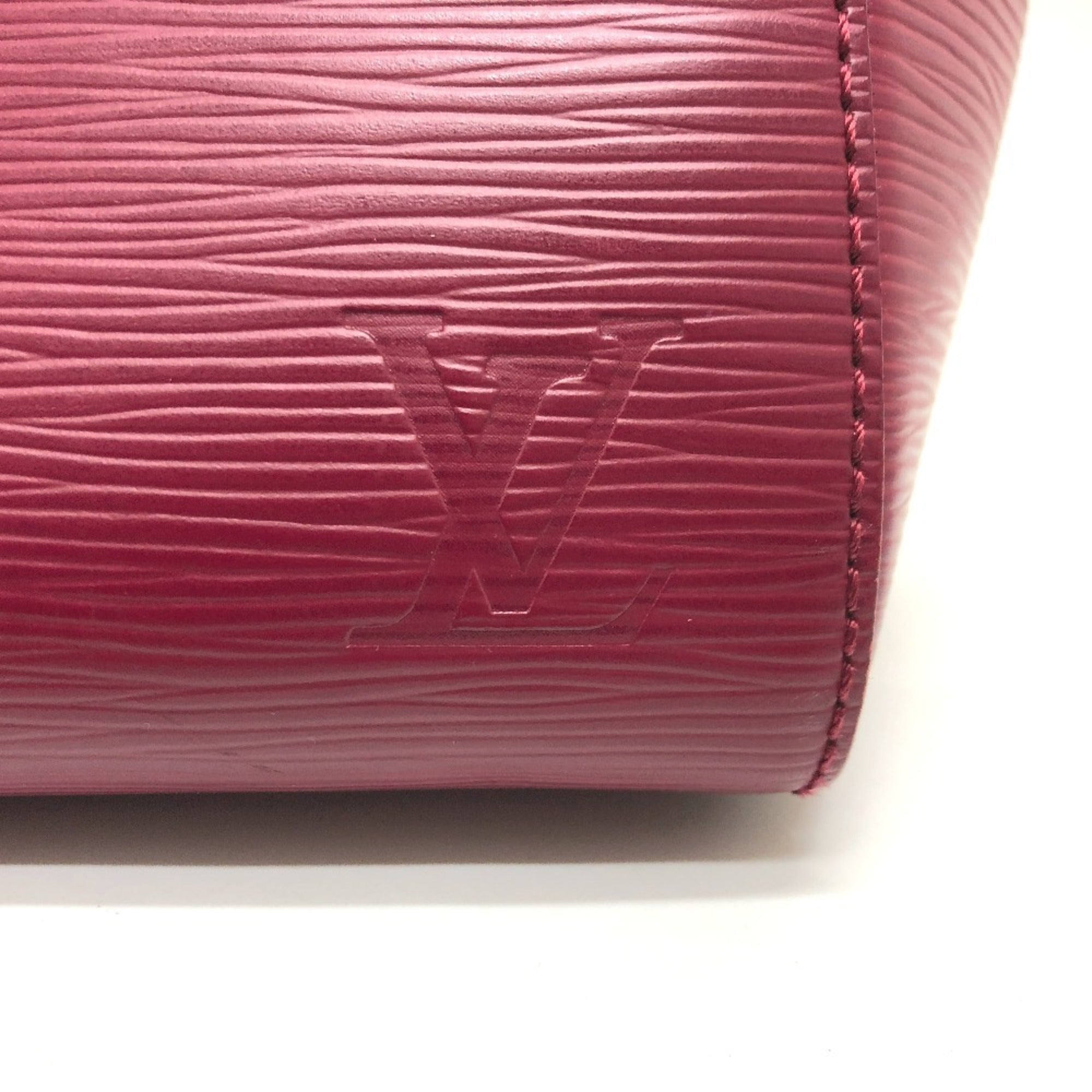 Louis Vuitton Epi Fuchsia Epi Leather Handbag (Pre-Owned)