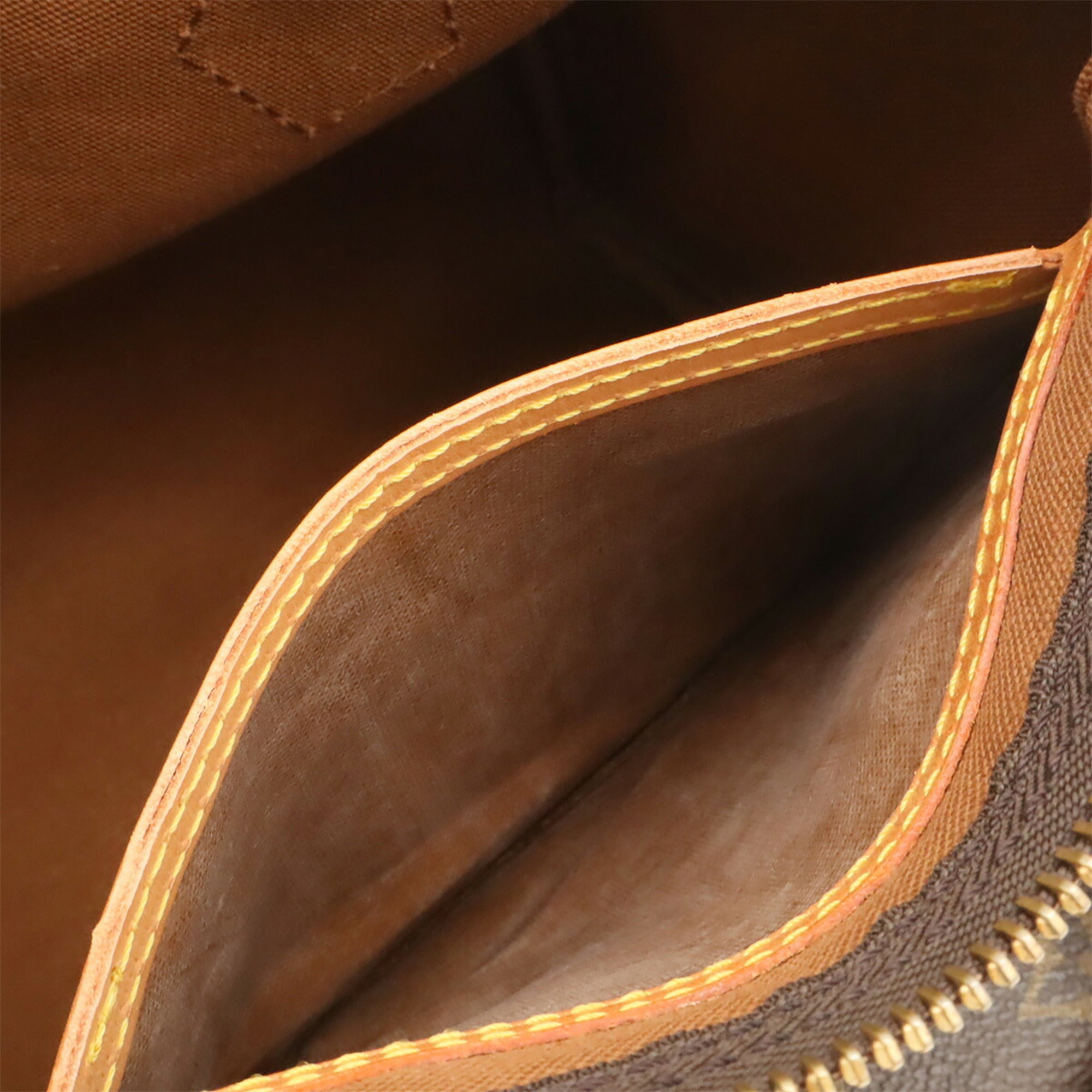 Louis Vuitton Brown Monogram Handbag (Pre-Owned)