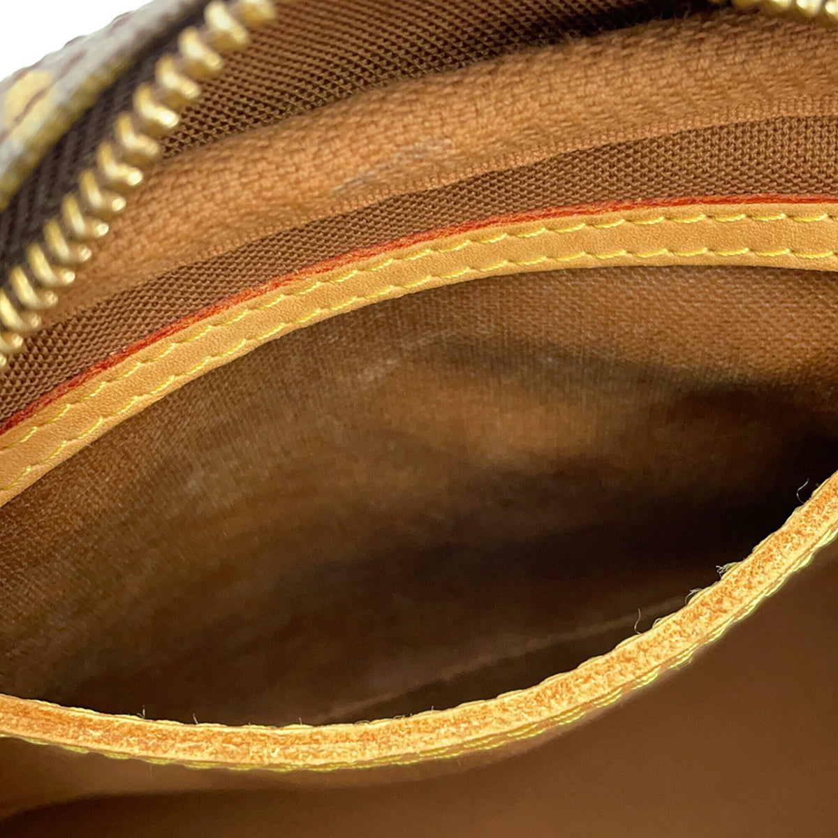 Louis Vuitton Brown Monogram Handbag (Pre-Owned)