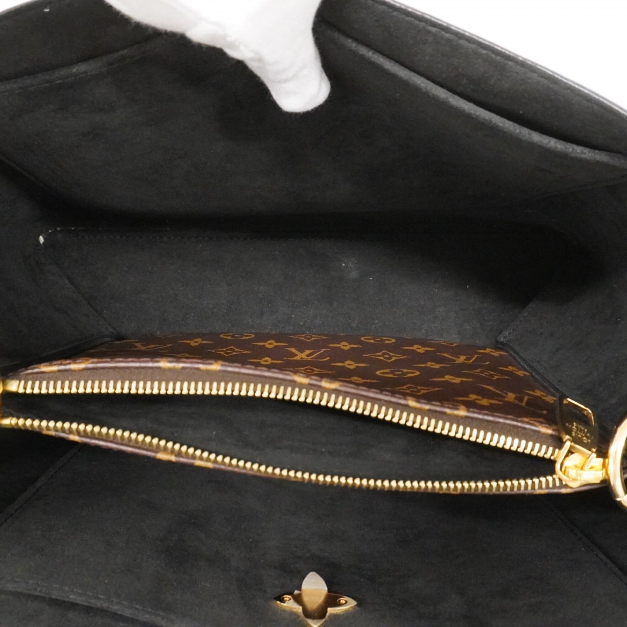 Louis Vuitton Handbag (Pre-Owned)