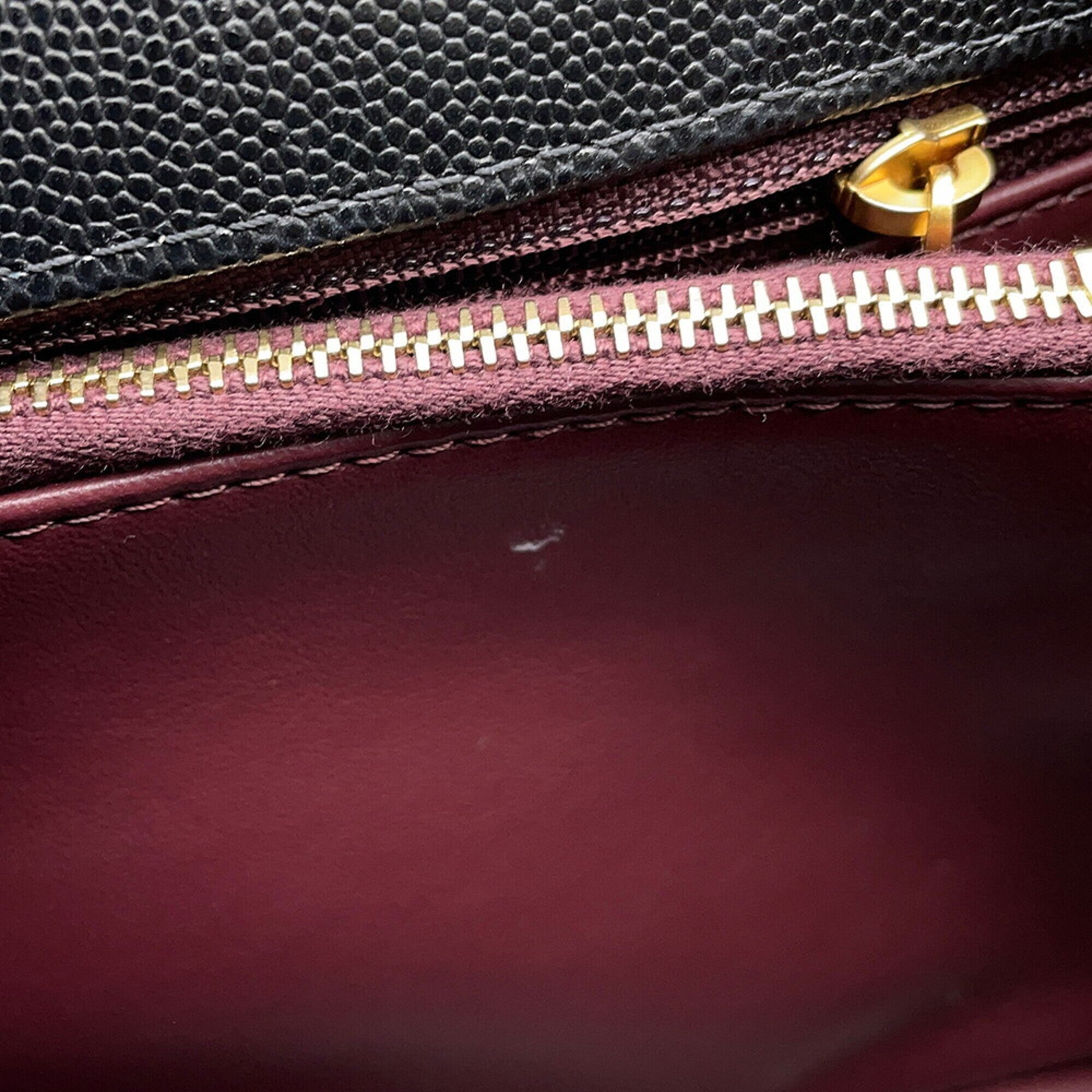Chanel Matelasse Black Grained Calfskin Handbag (Pre-Owned)