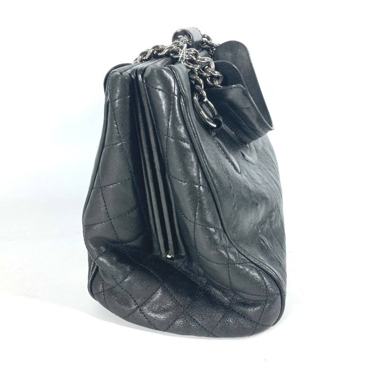 Chanel Black Leather Shoulder Bag (Pre-Owned)