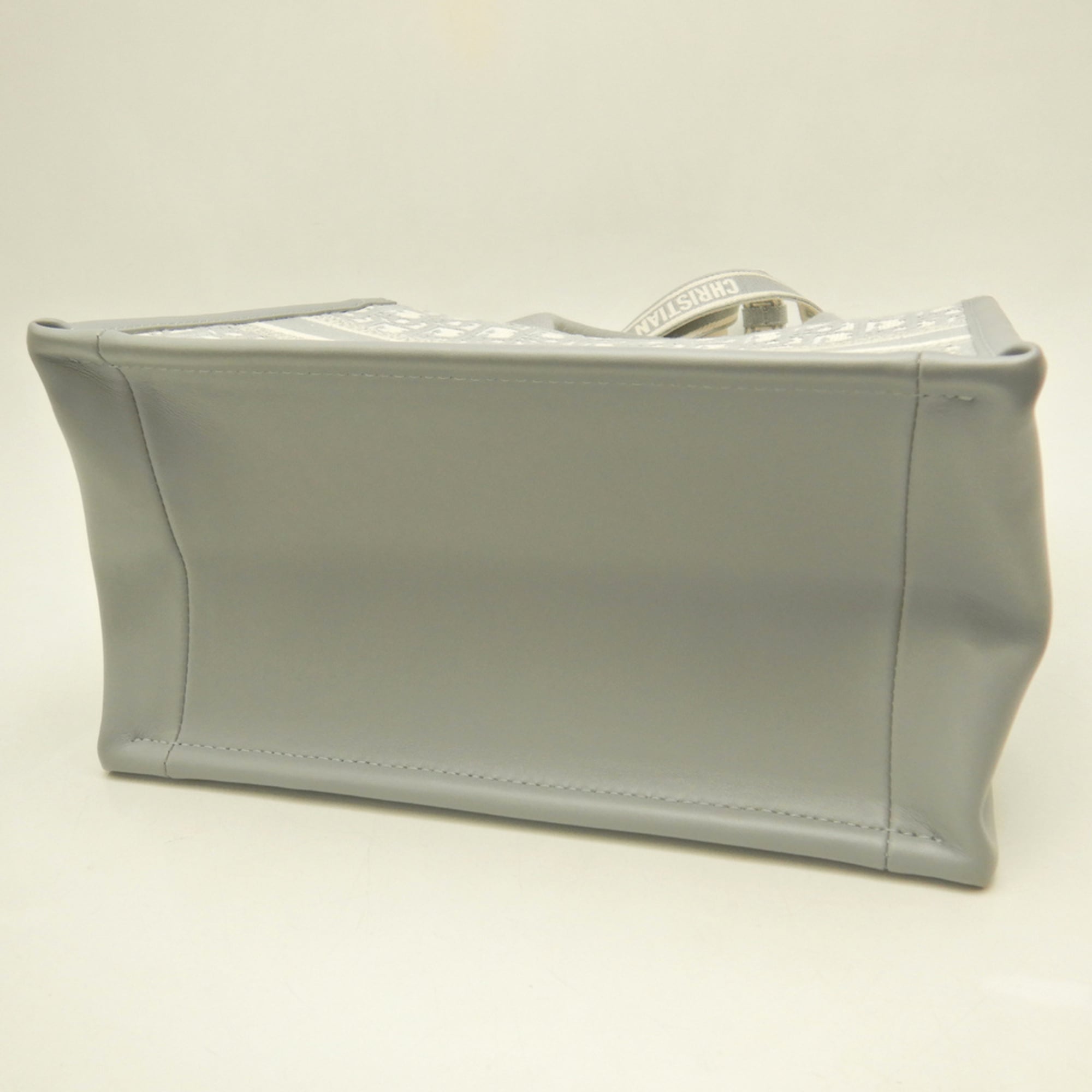 Christian Dior Gray Leather Tote Bag (Pre-Owned)