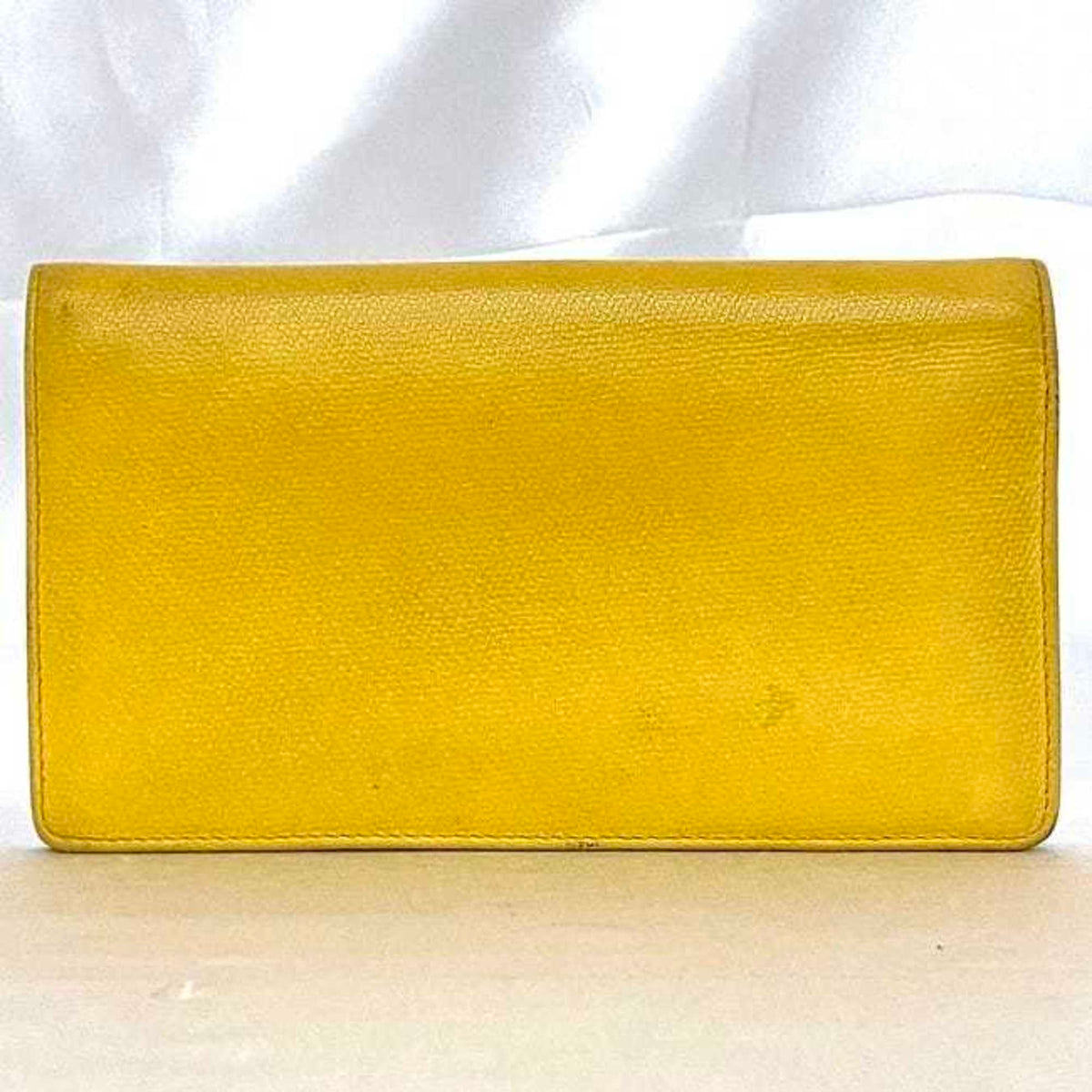 Chanel Yellow Leather Long Wallet (Bi-Fold) (Pre-Owned)