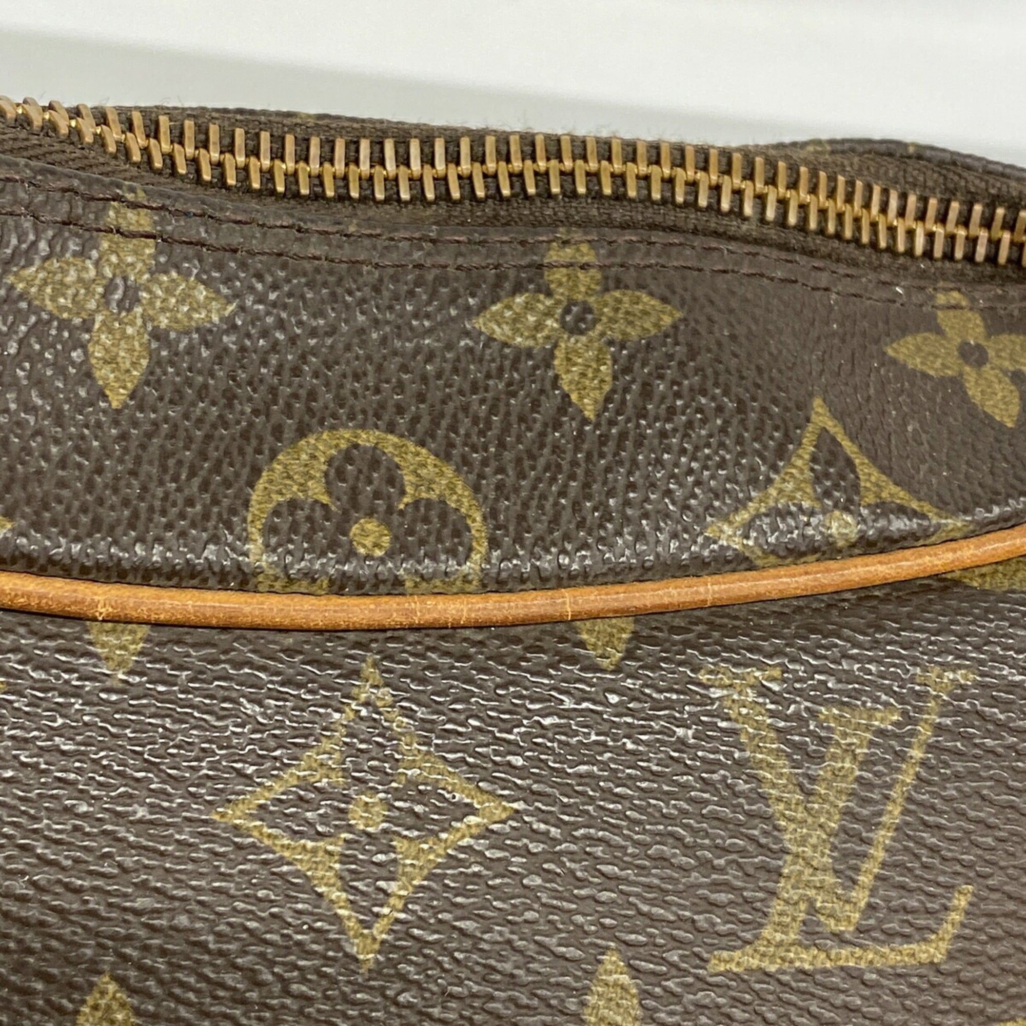 Louis Vuitton Brown Shoulder Bag (Pre-Owned)