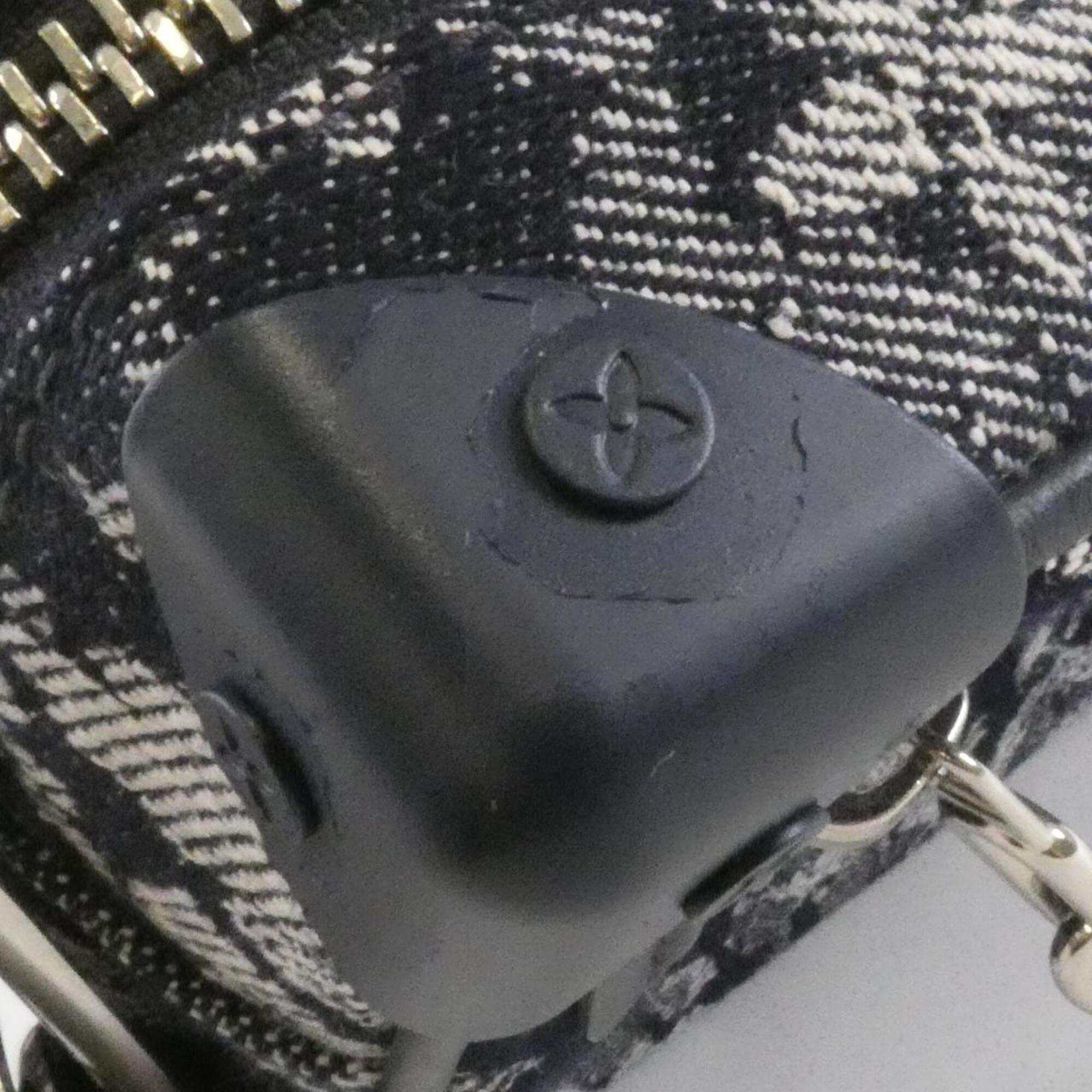 Louis Vuitton Monogram Silver Canvas Shoulder Bag (Pre-Owned)