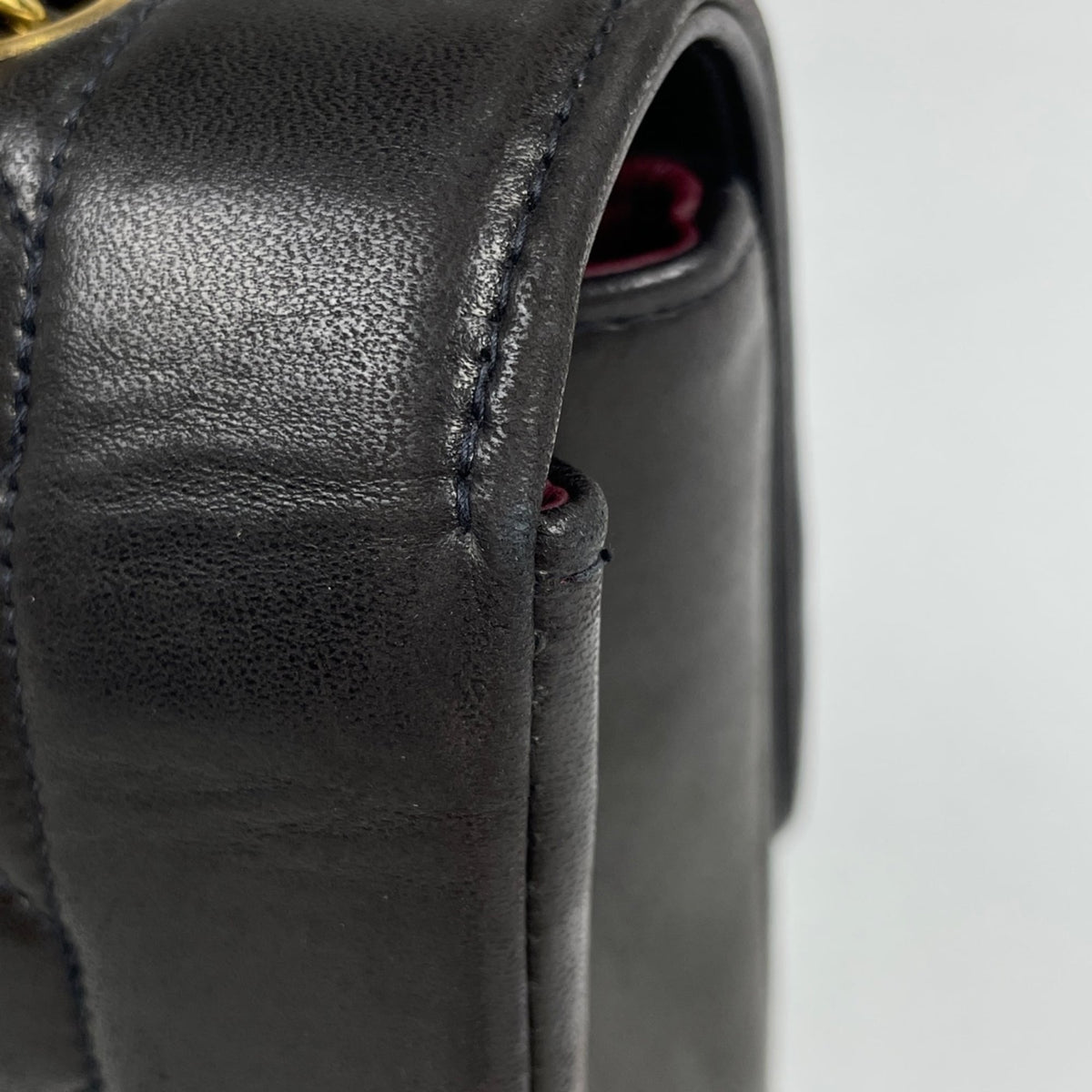 Chanel Black Leather Shoulder Bag (Pre-Owned)