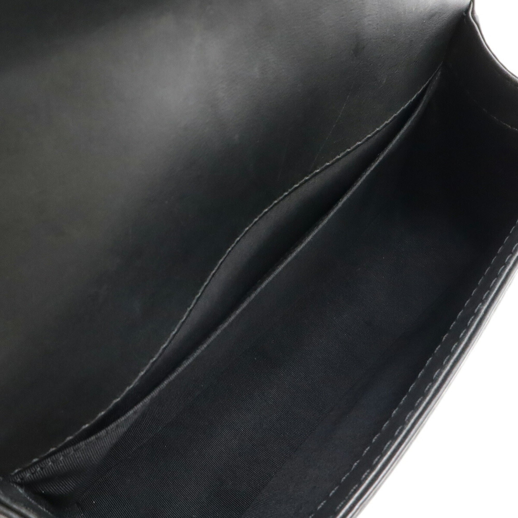 Chanel Black Leather Shoulder Bag (Pre-Owned)