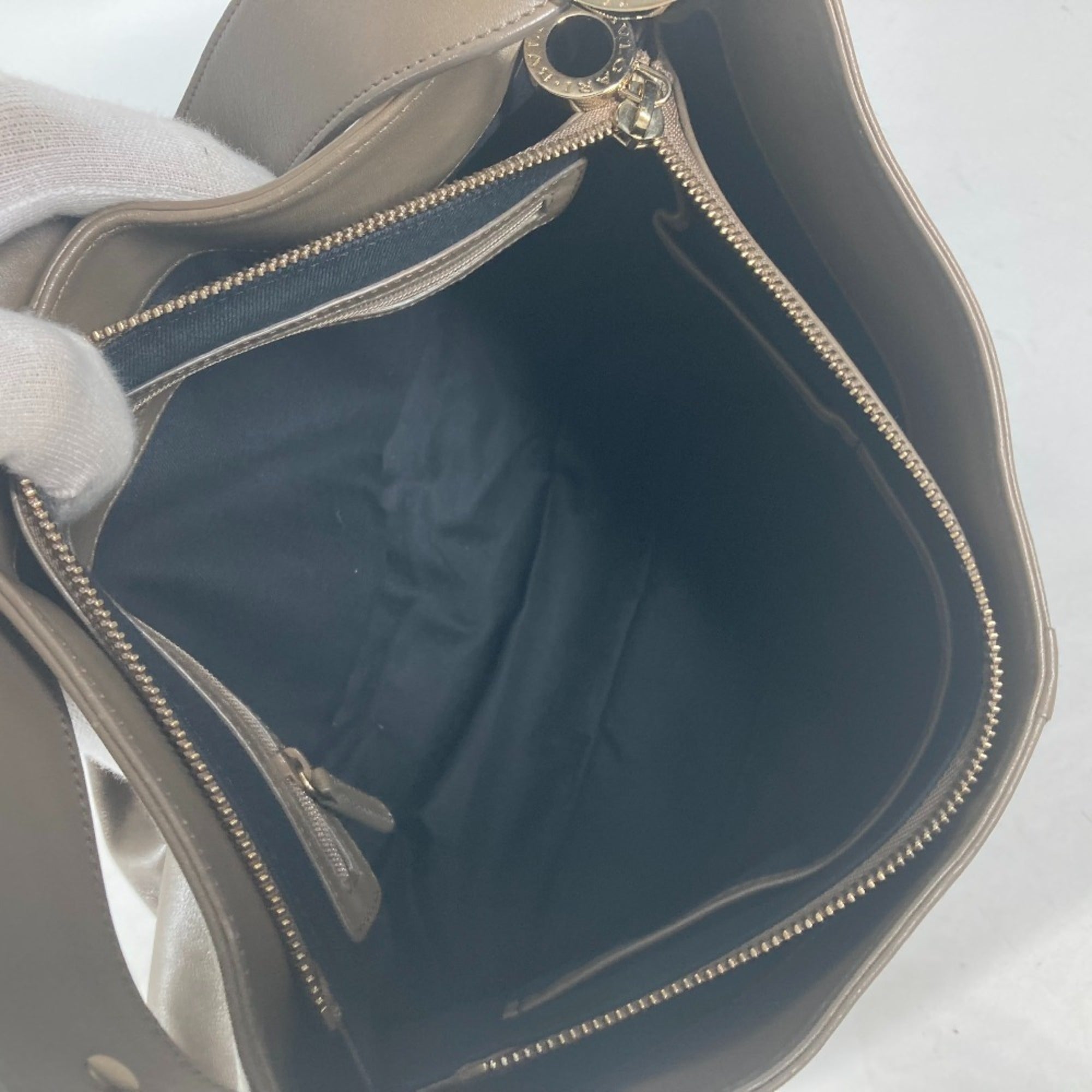 Bvlgari Gray Leather Shoulder Bag (Pre-Owned)