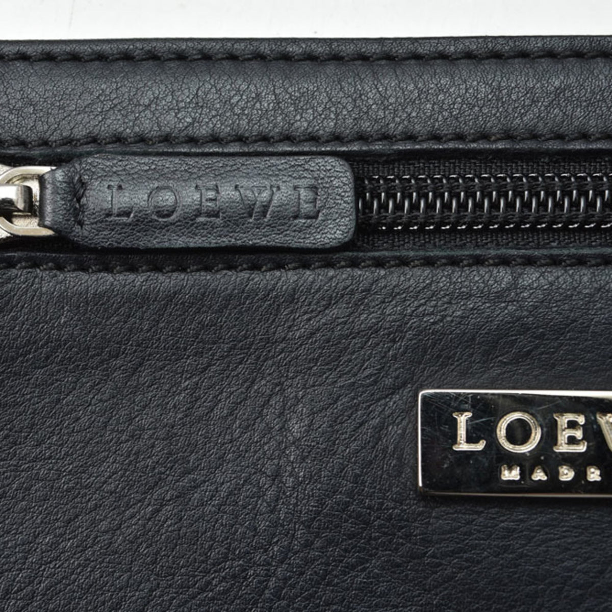 Loewe Black Leather Handbag (Pre-Owned)