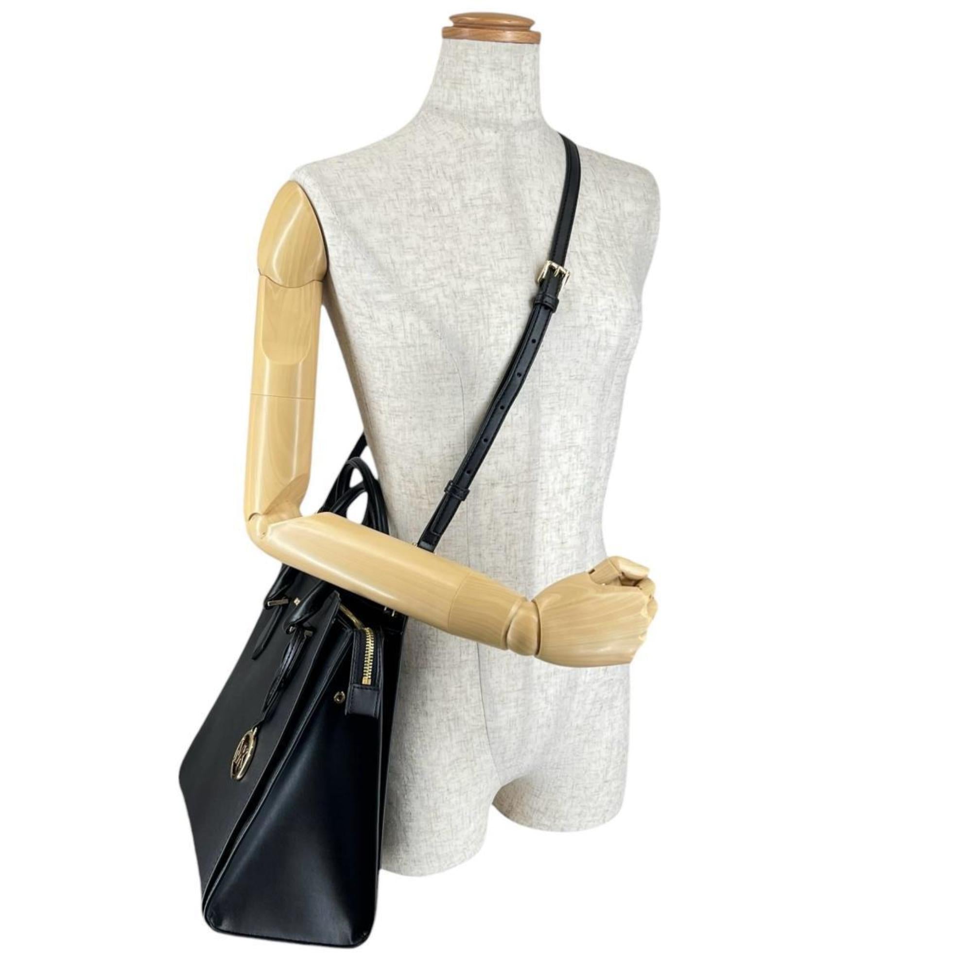 Michael Kors Black Leather Handbag Shoulder Bag (Pre-Owned)
