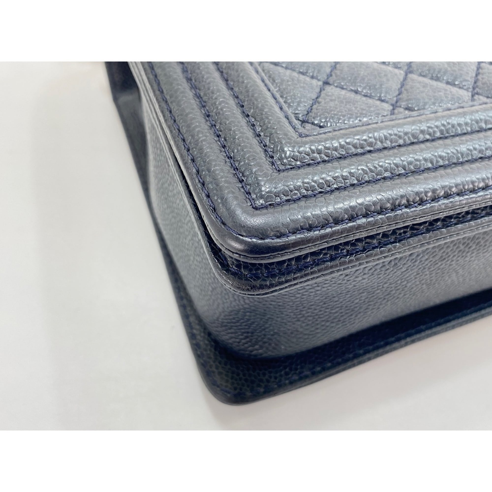 Chanel Navy Shoulder Bag (Pre-Owned)