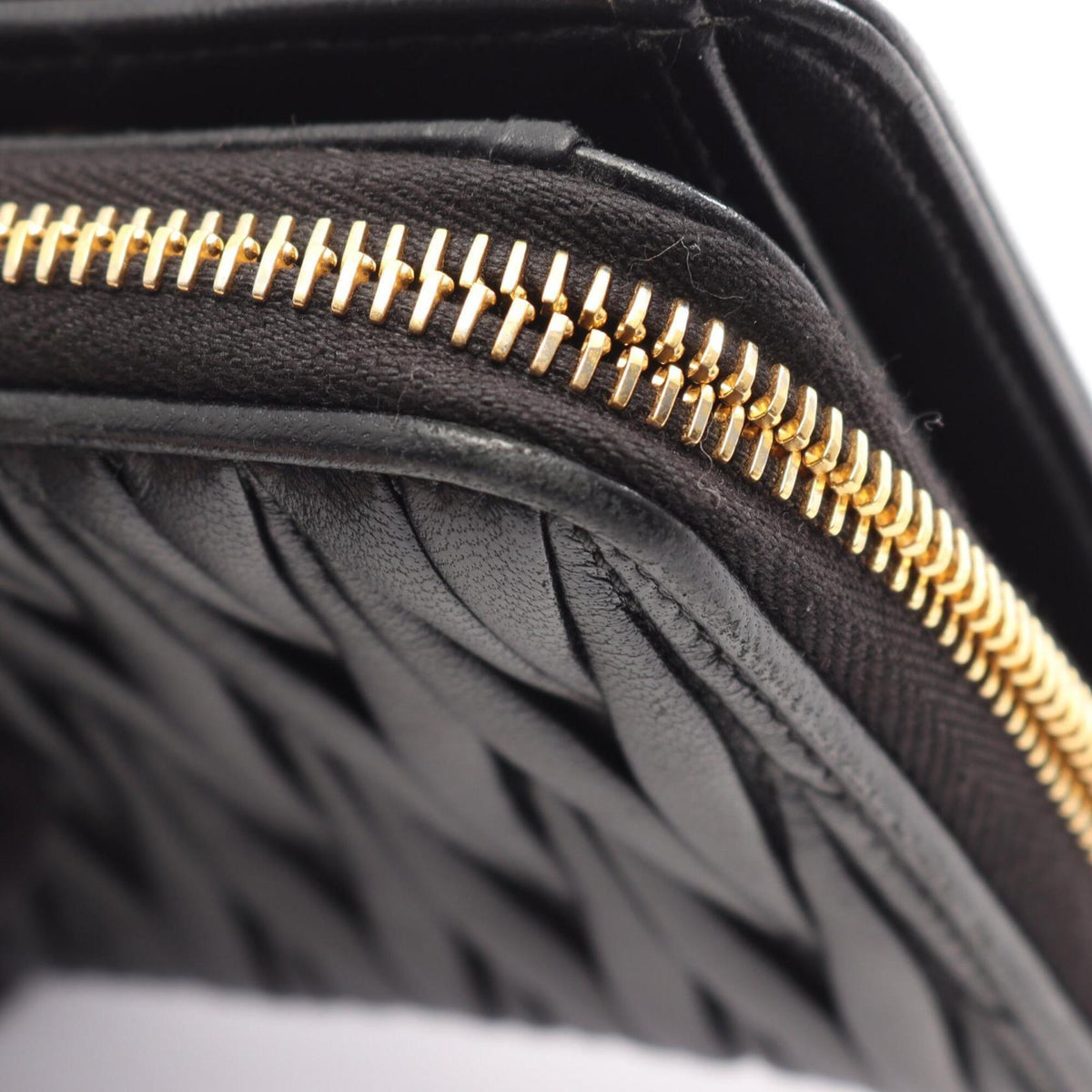 Miu Miu Matelasse Black Leather Wallet (Bi-Fold) (Pre-Owned)