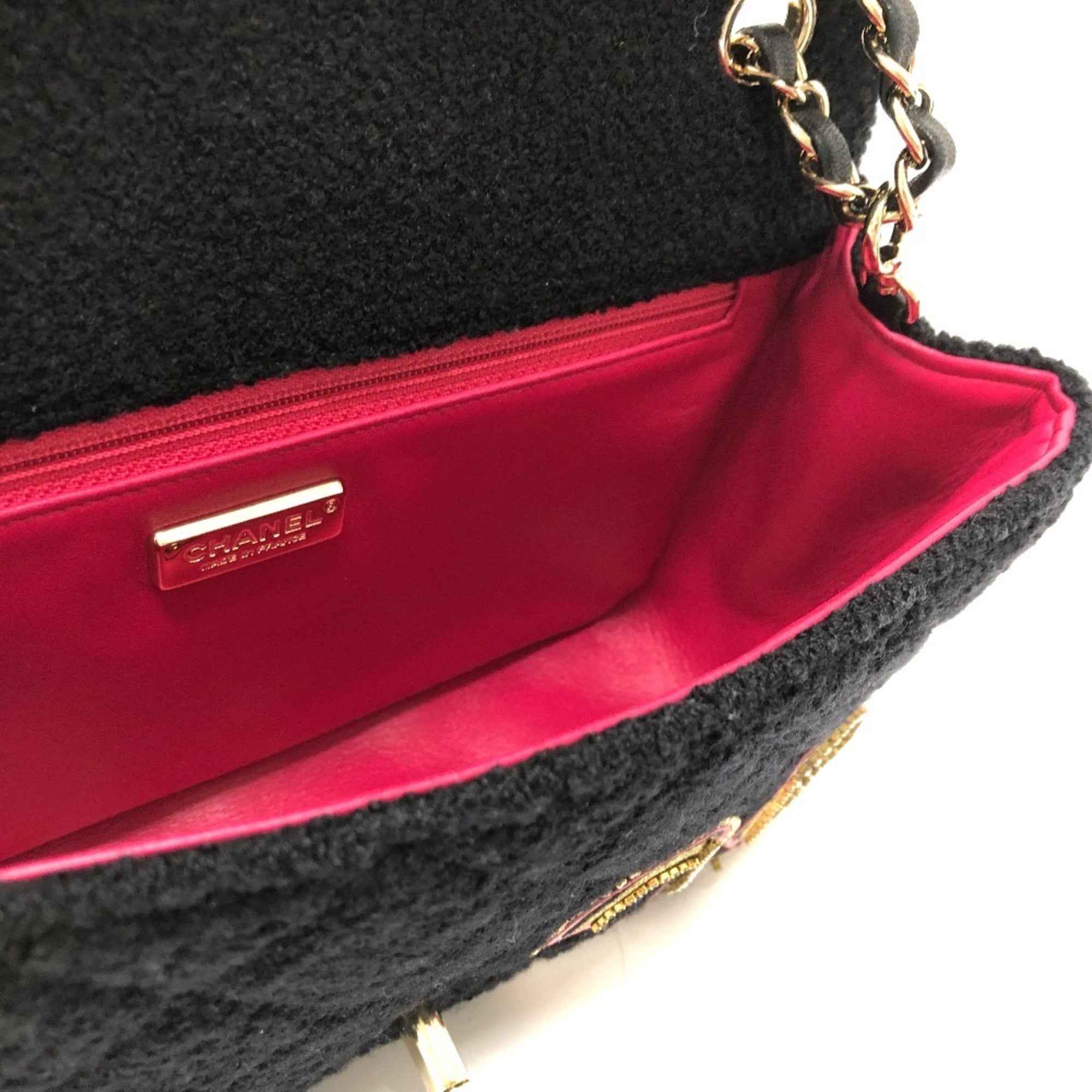 Chanel Black Canvas Shoulder Bag (Pre-Owned)