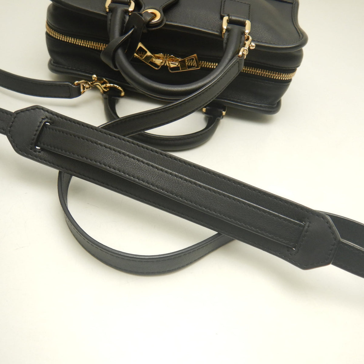 Loewe Amazona Black Leather Handbag (Pre-Owned)