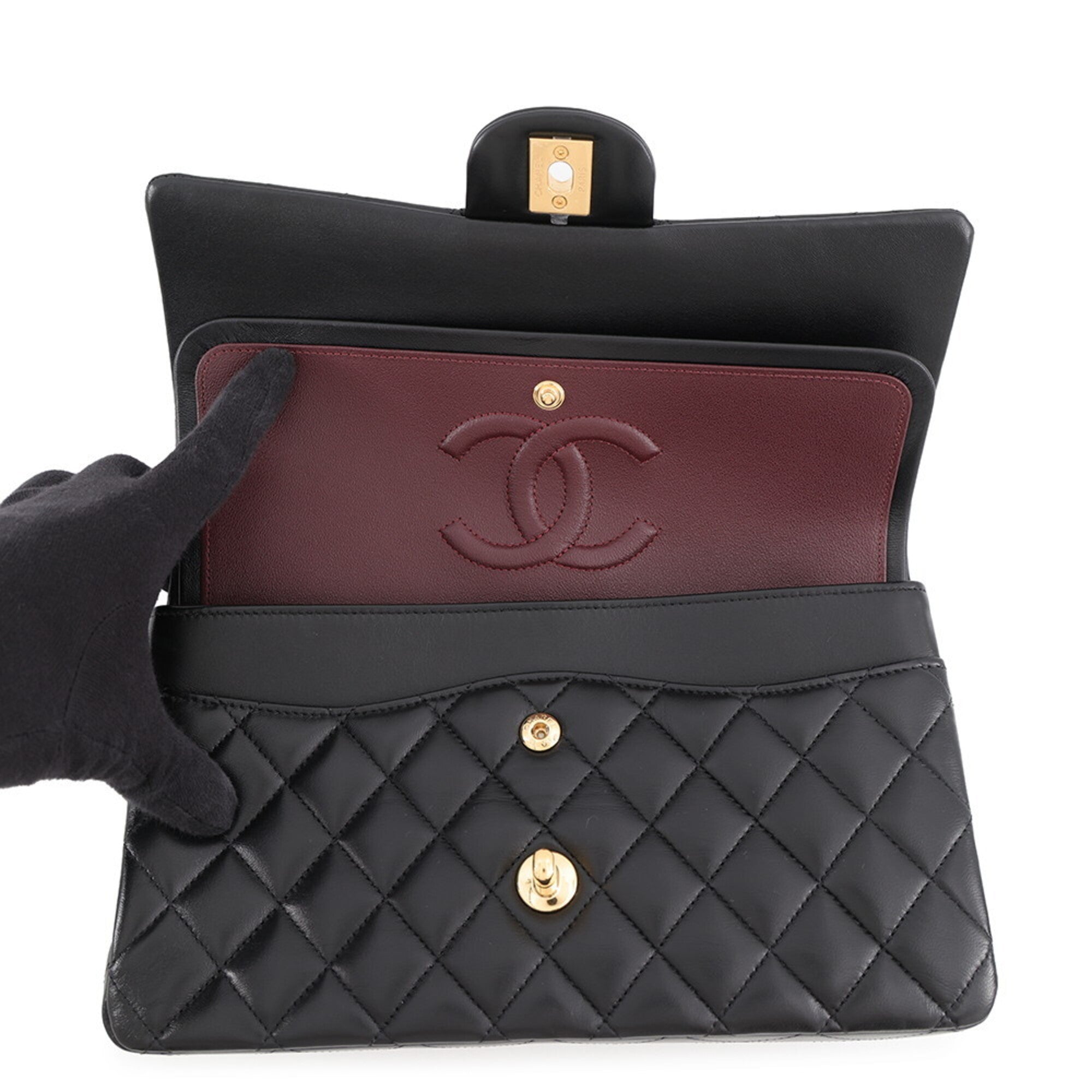 Chanel Matelasse Black Leather Handbag Shoulder Bag (Pre-Owned)