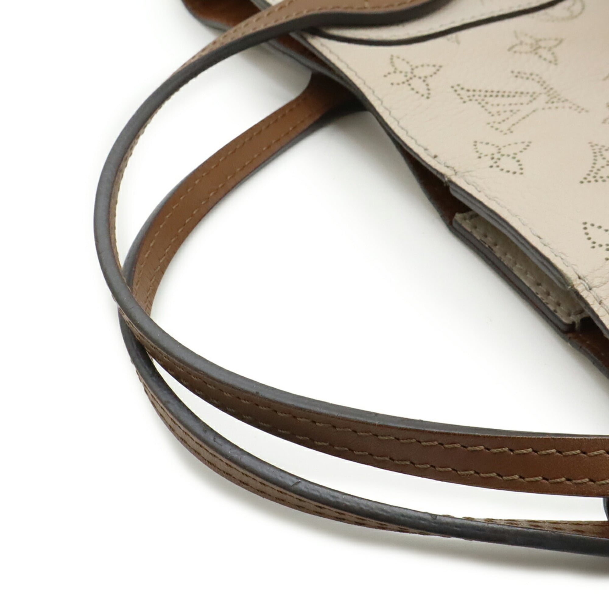 Louis Vuitton Light Beige Mahina Leather Handbag Pouch Shoulder Bag (Pre-Owned)