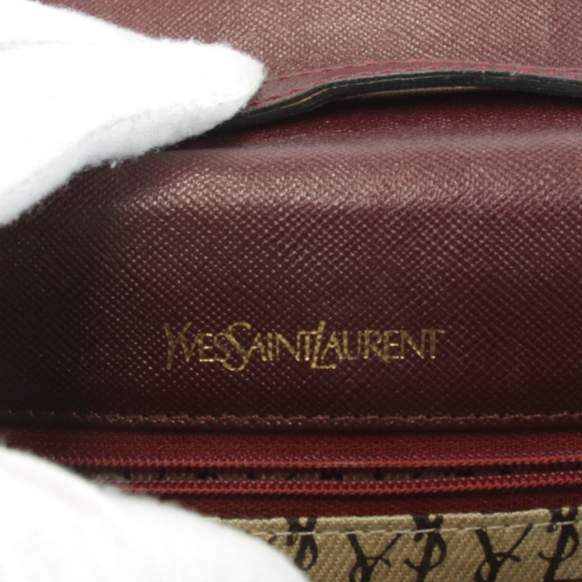 Yves Saint Laurent Wine Leather Shoulder Bag (Pre-Owned)