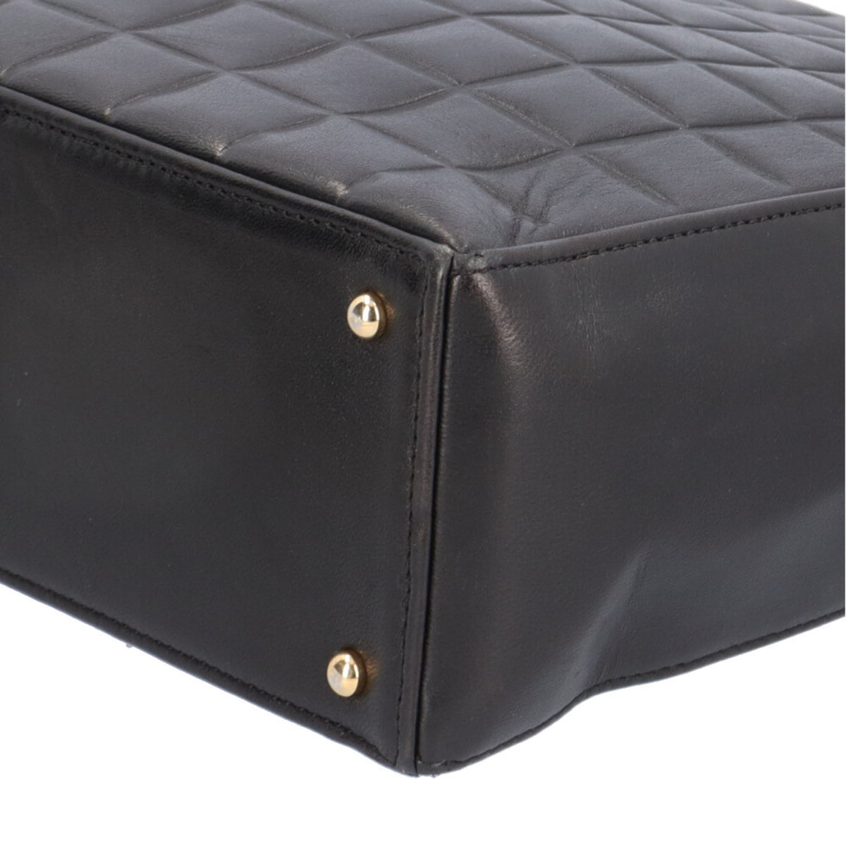 Chanel Black Leather Shoulder Bag (Pre-Owned)