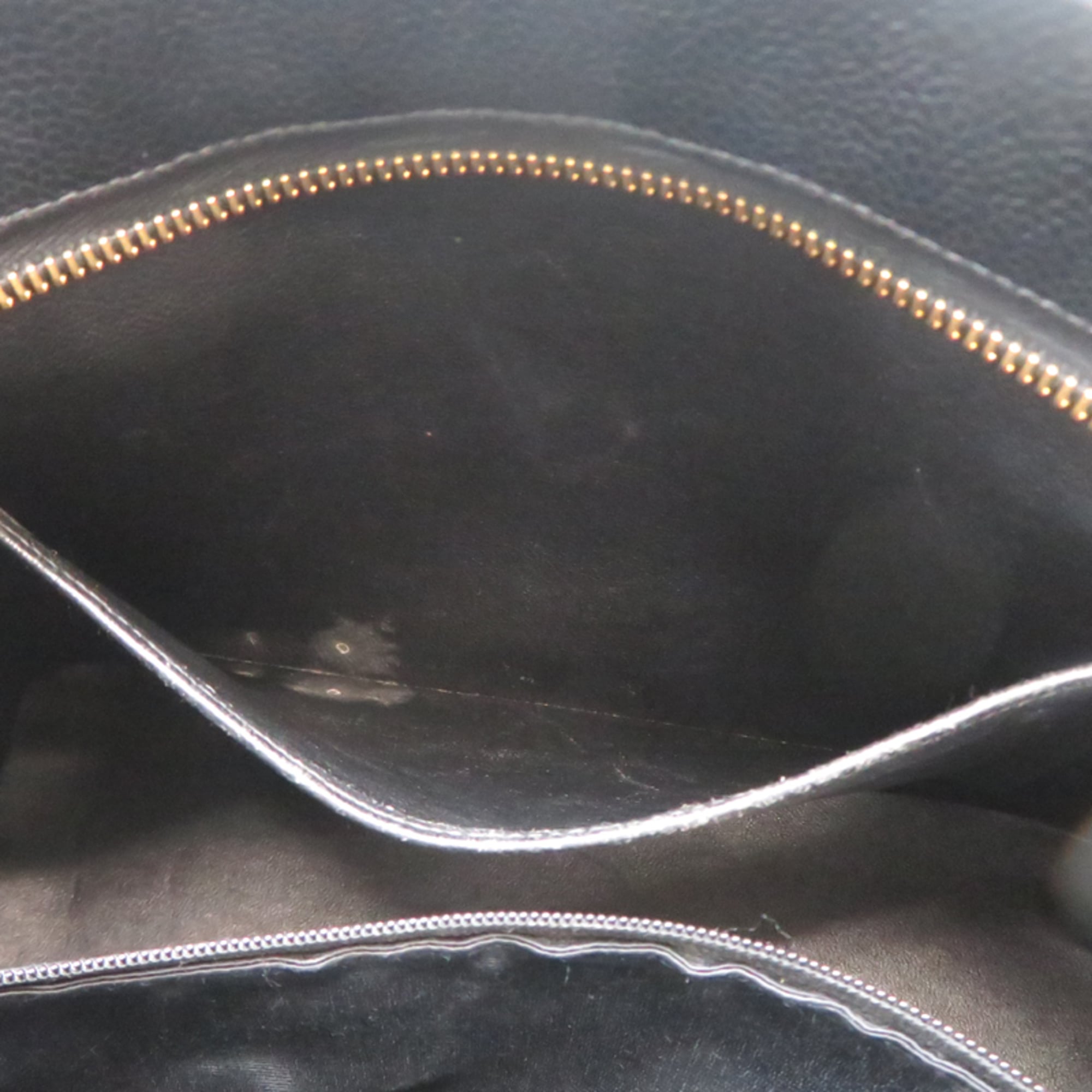 Chanel Black Grained Calfskin Handbag (Pre-Owned)