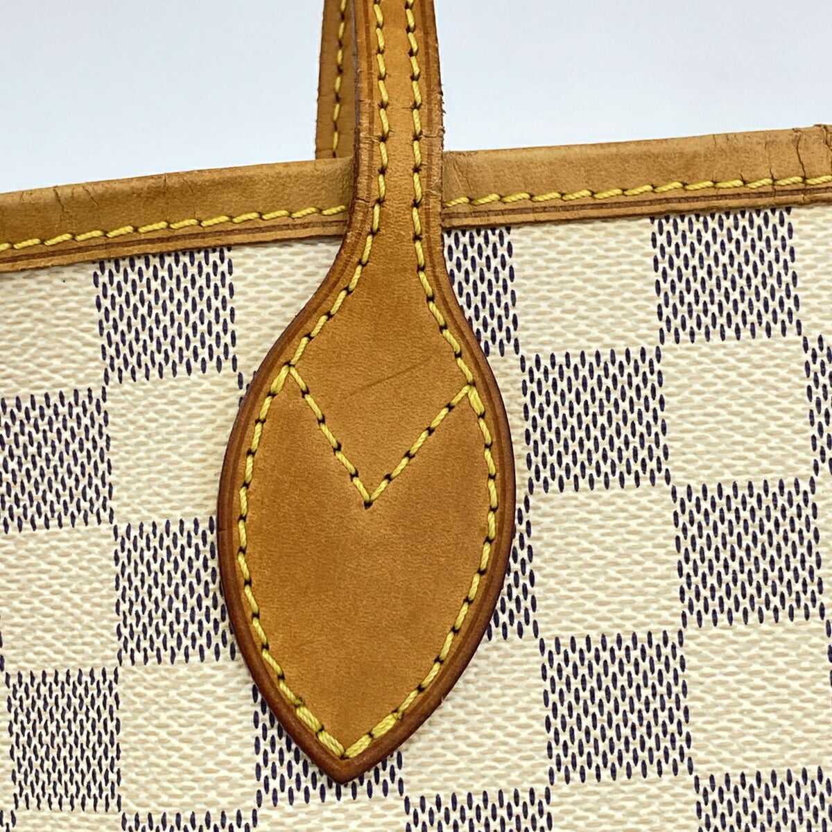 Louis Vuitton White Tote Bag (Pre-Owned)