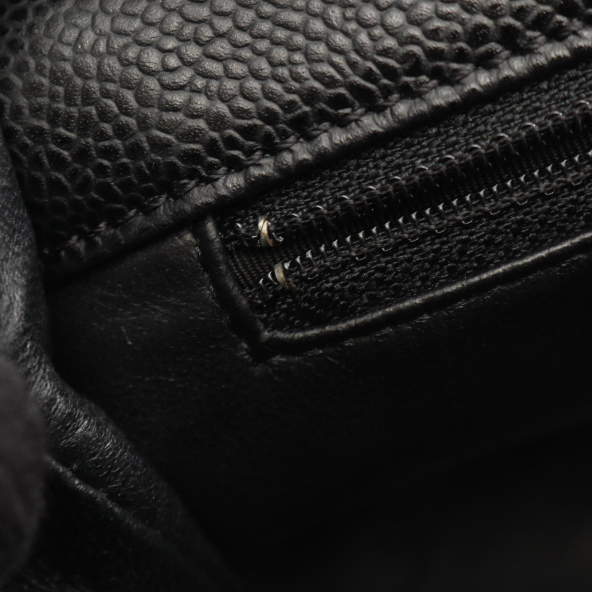 Chanel Black Grained Calfskin Handbag (Pre-Owned)