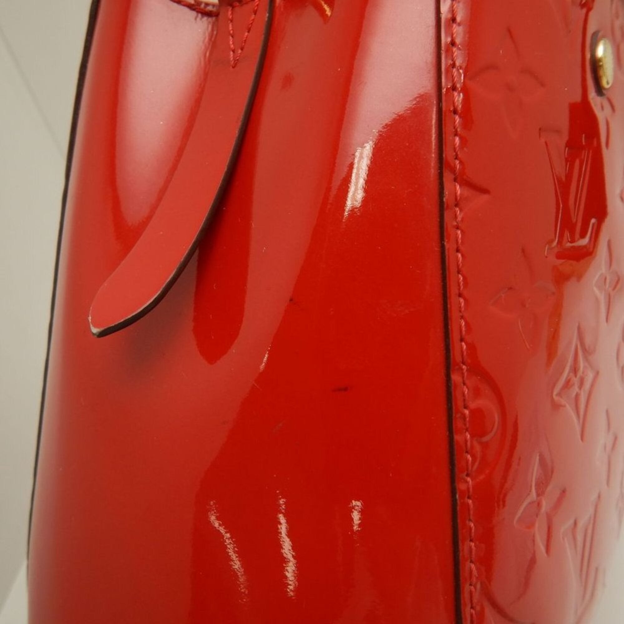 Louis Vuitton Cerise Patent Leather Handbag (Pre-Owned)