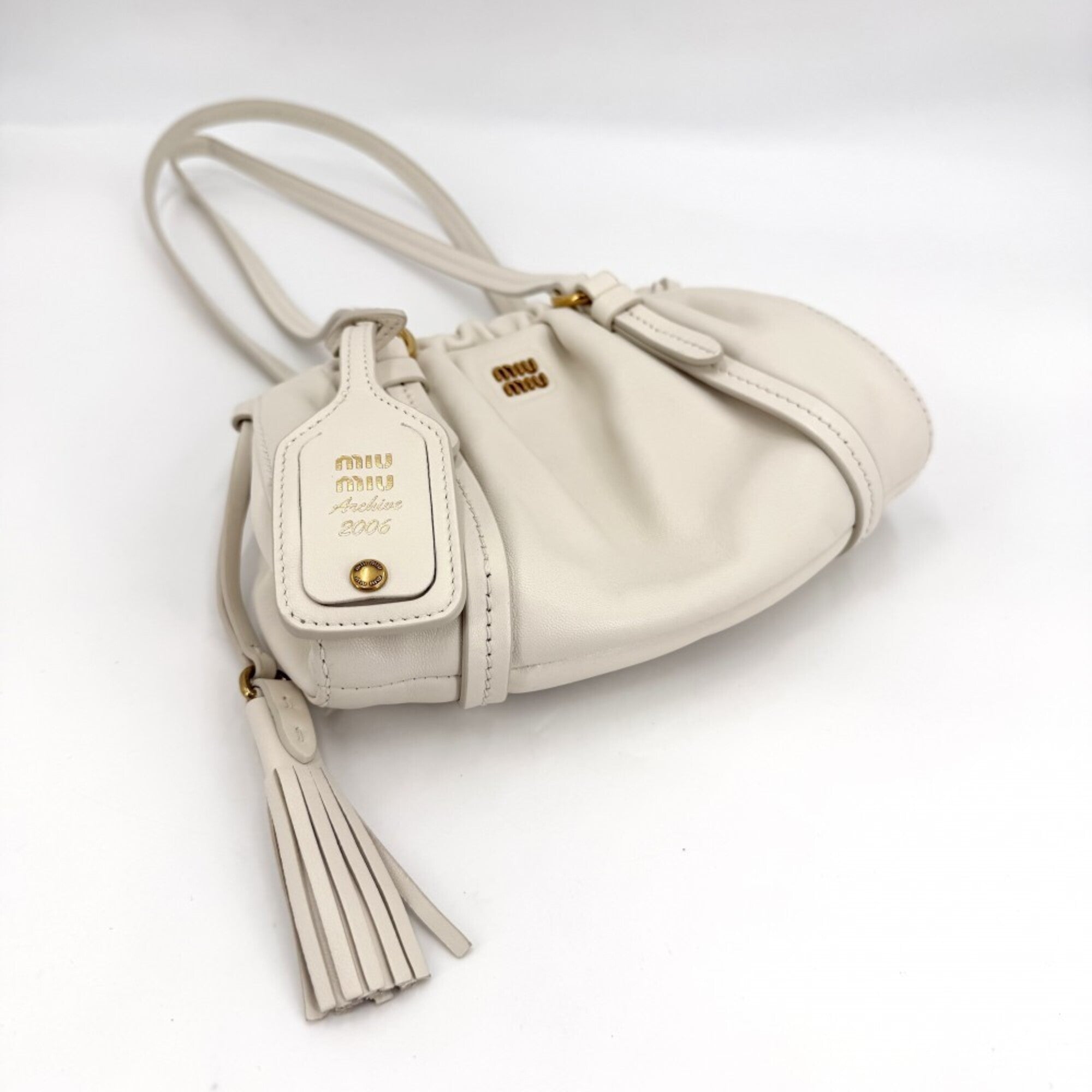 Miu Miu Ivory Leather Handbag (Pre-Owned)