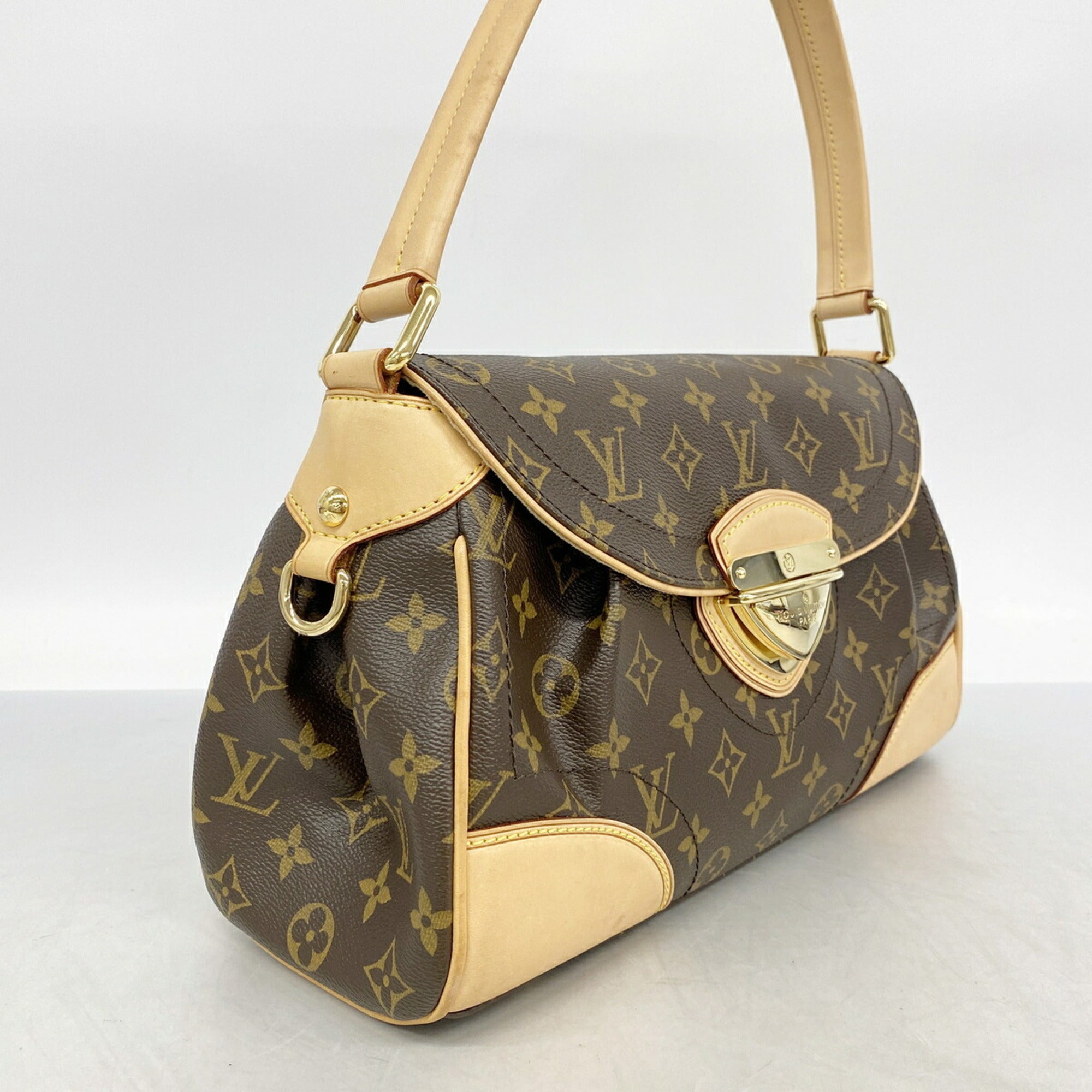 Louis Vuitton Brown Shoulder Bag (Pre-Owned)