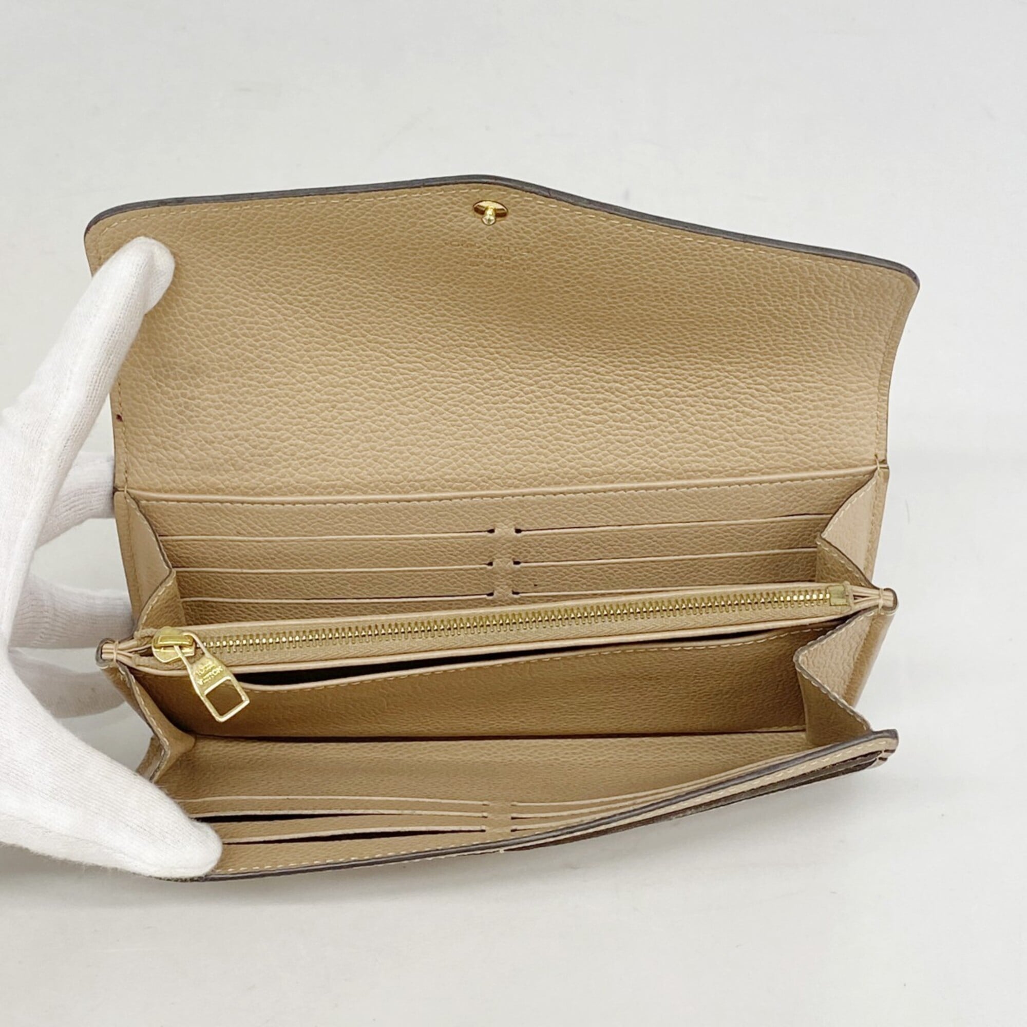Louis Vuitton Beige Long Wallet (Bi-Fold) (Pre-Owned)