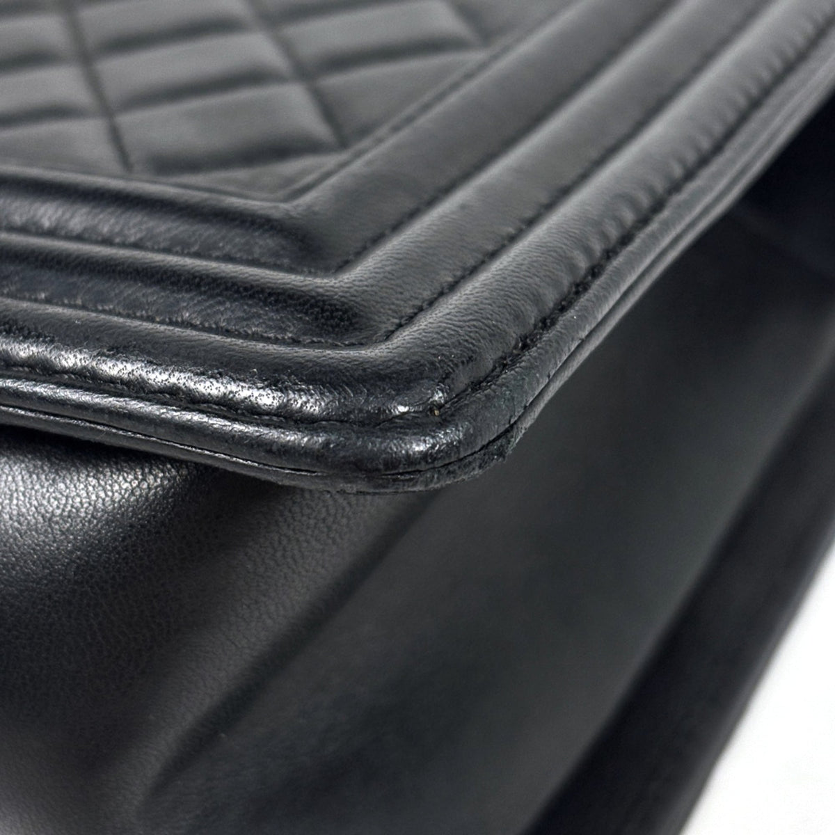 Chanel Boy Chanel Black Leather Shoulder Bag (Pre-Owned)