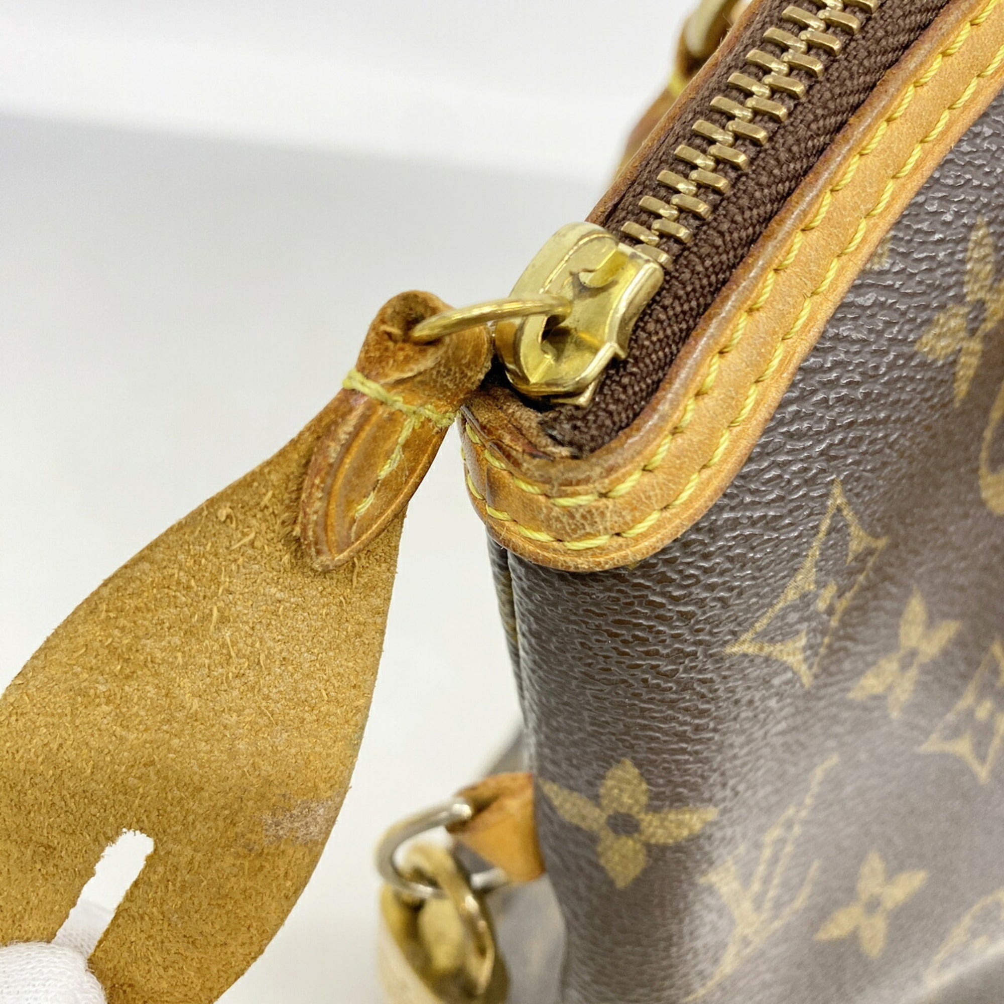 Louis Vuitton Brown Handbag (Pre-Owned)